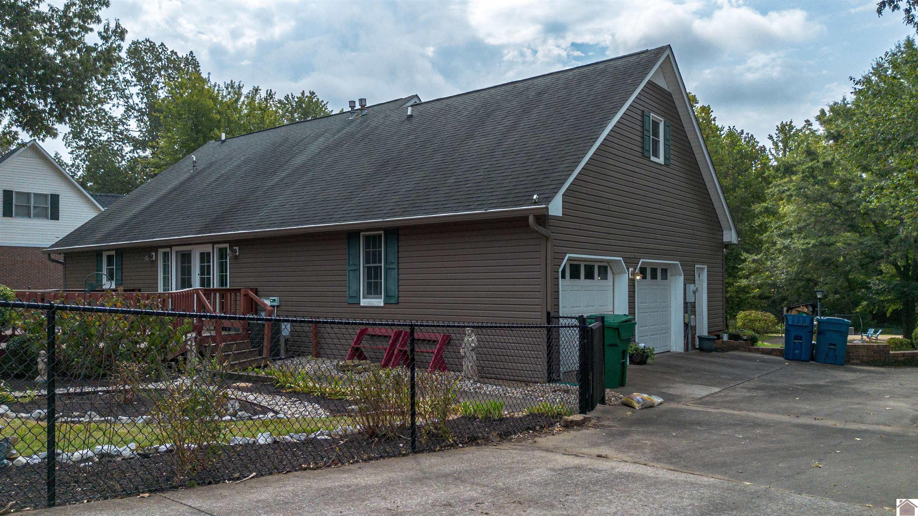 4435 Maywood
