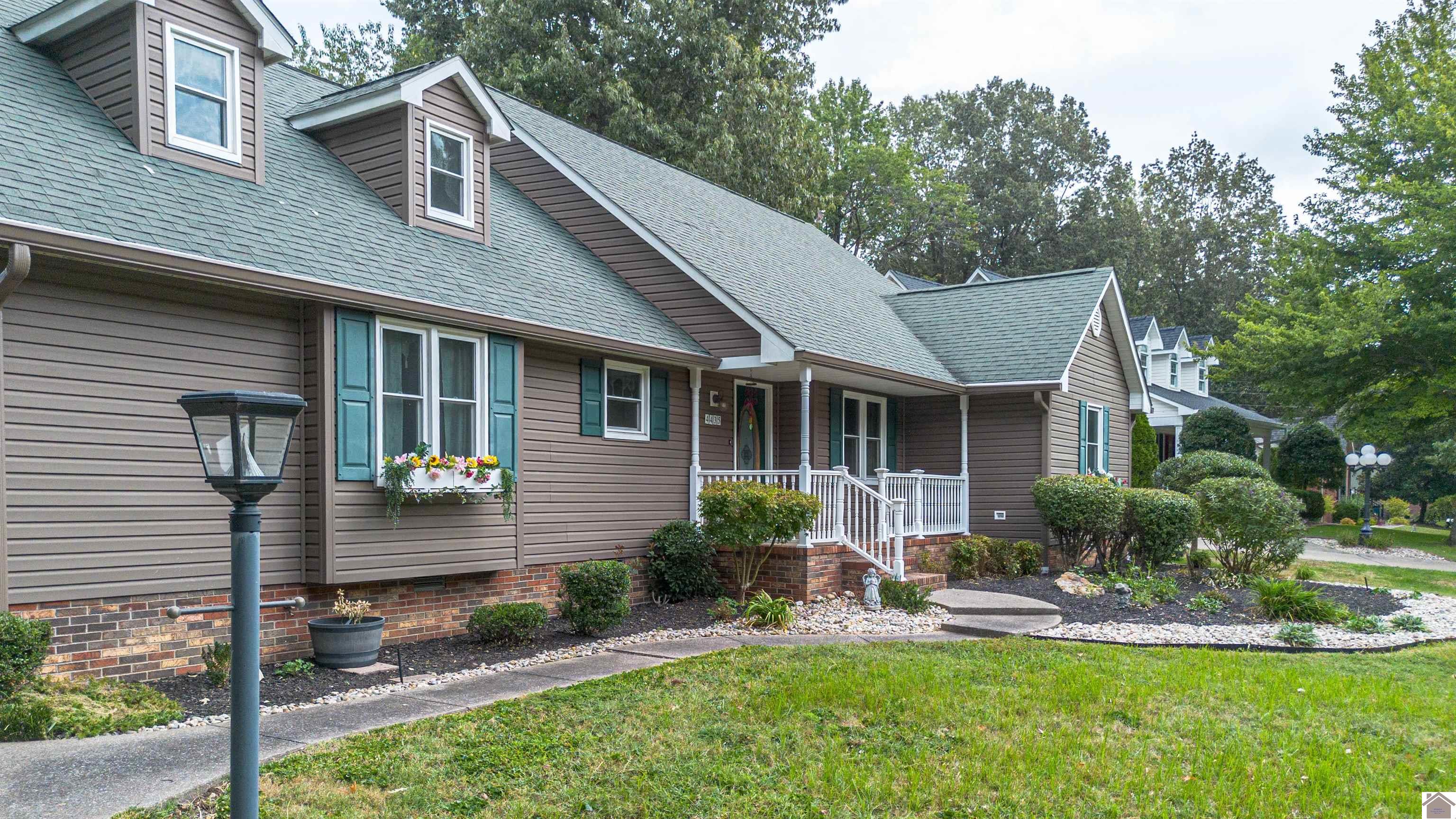 4435 Maywood