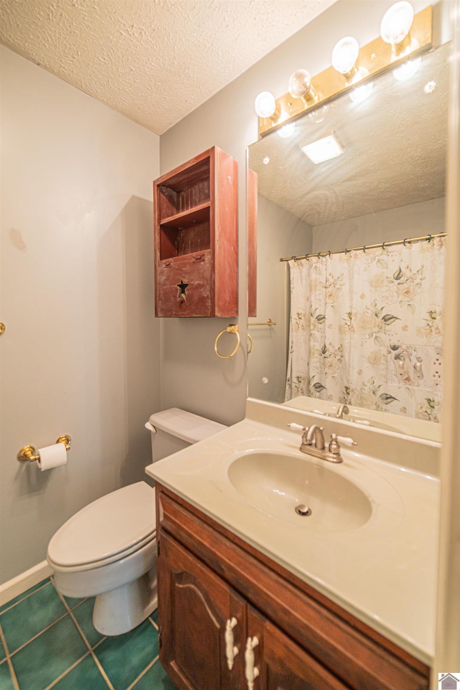 4435 Maywood