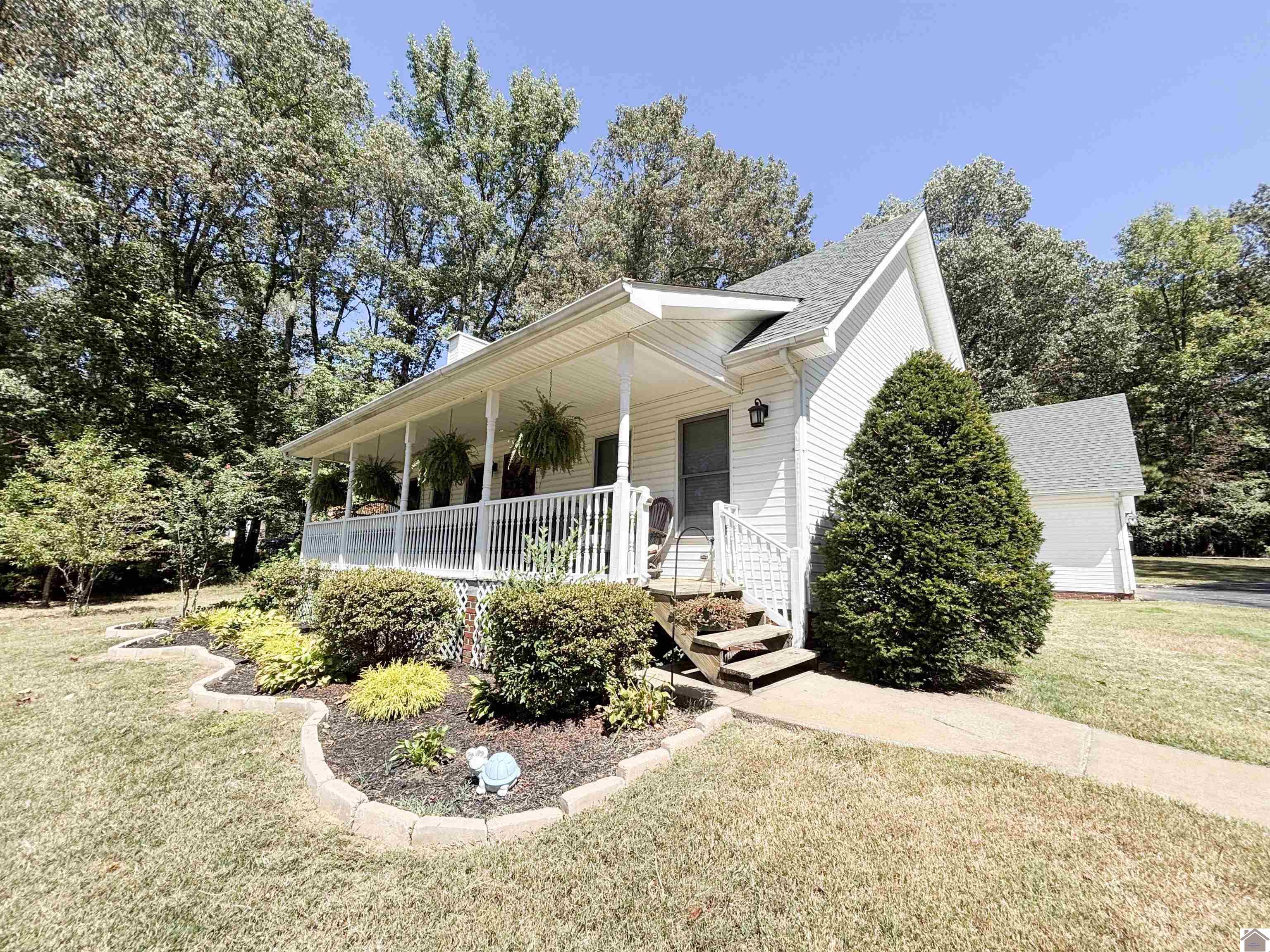 925 Wayside Dr