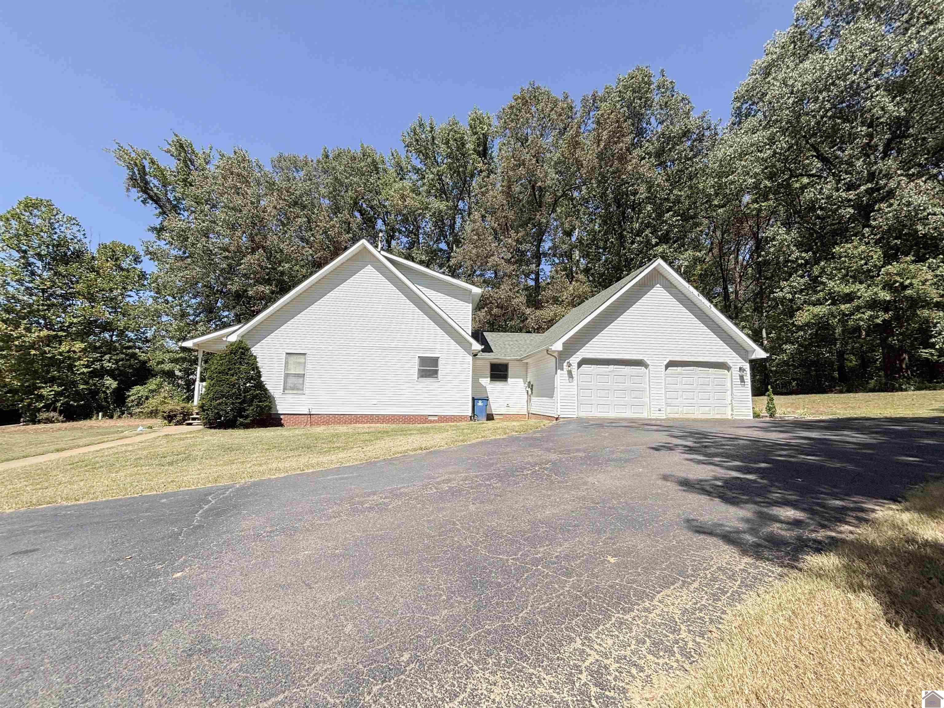 925 Wayside Dr