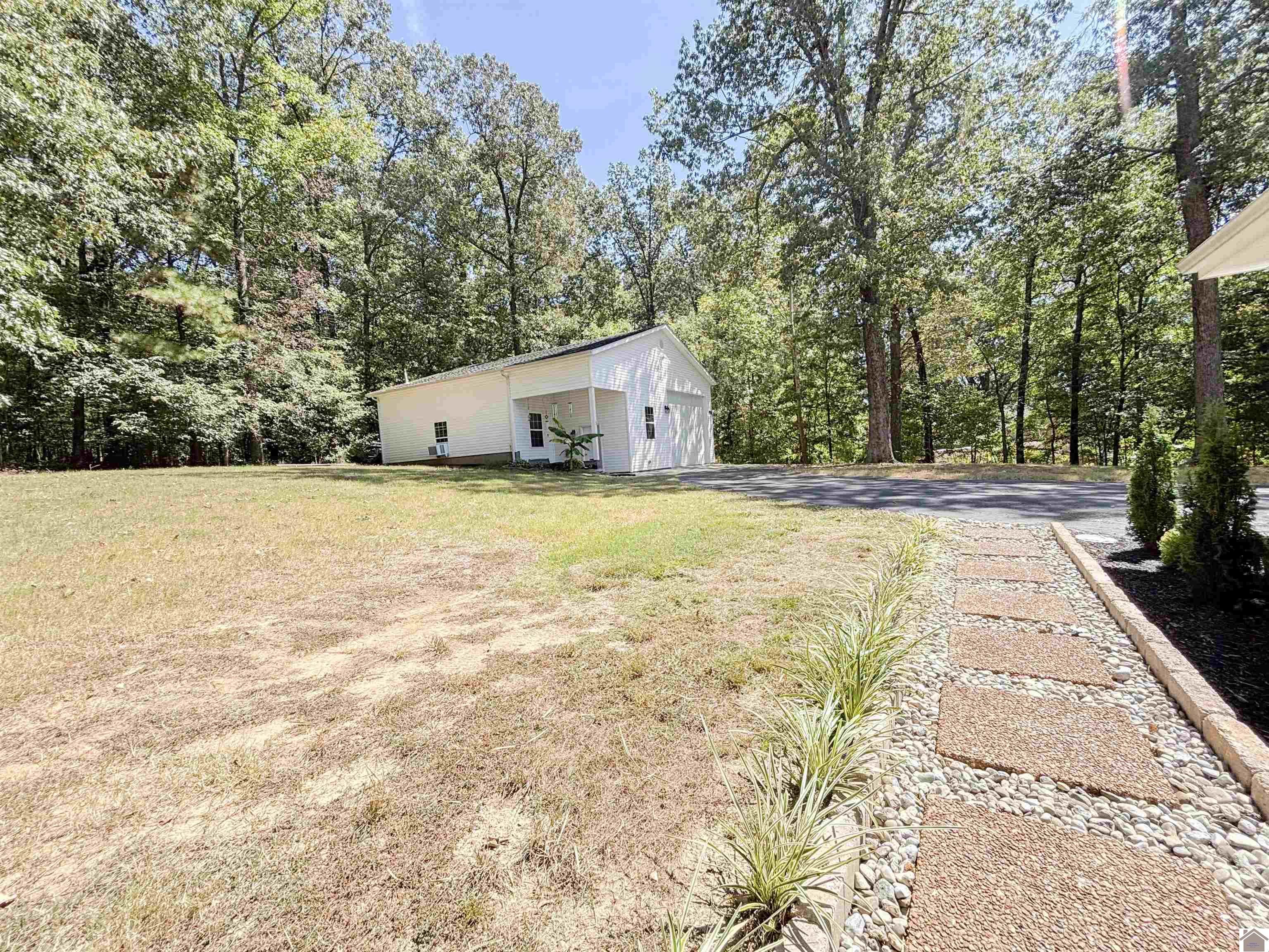 925 Wayside Dr
