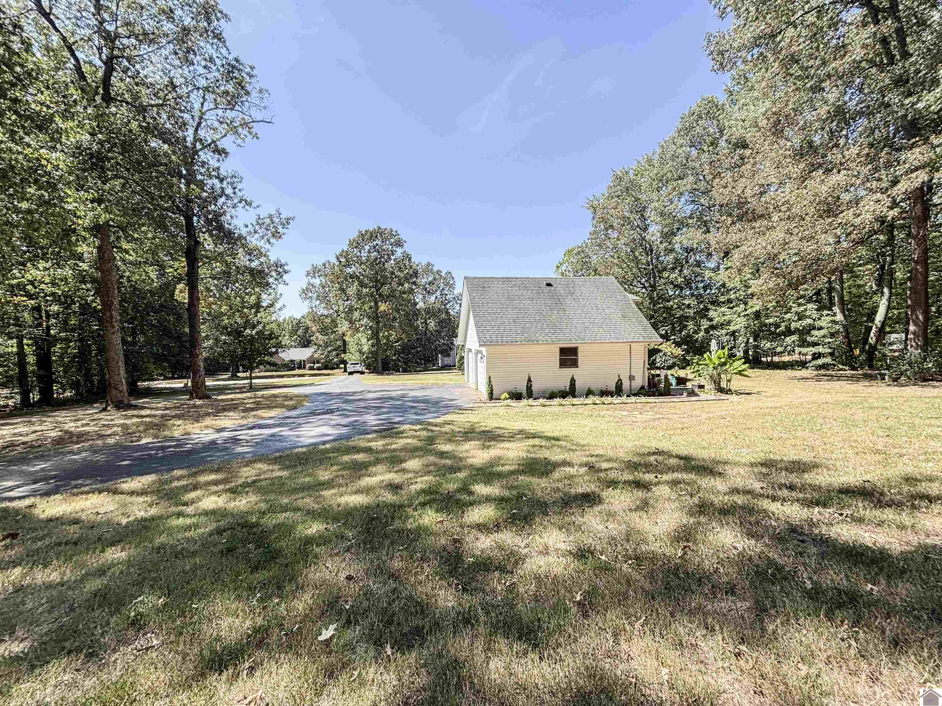 925 Wayside Dr