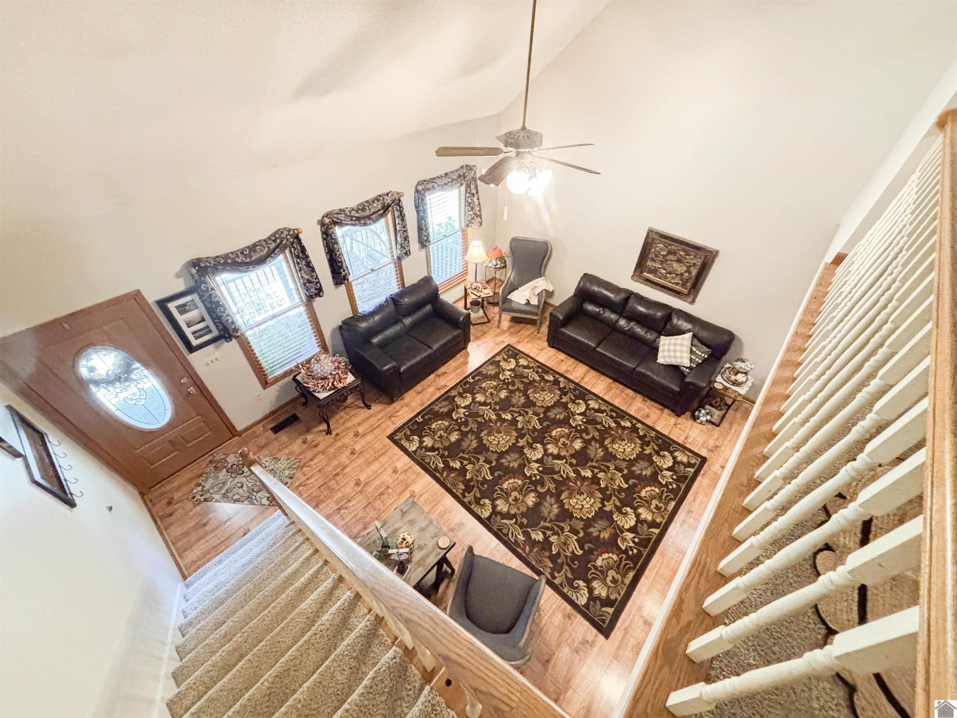 925 Wayside Dr
