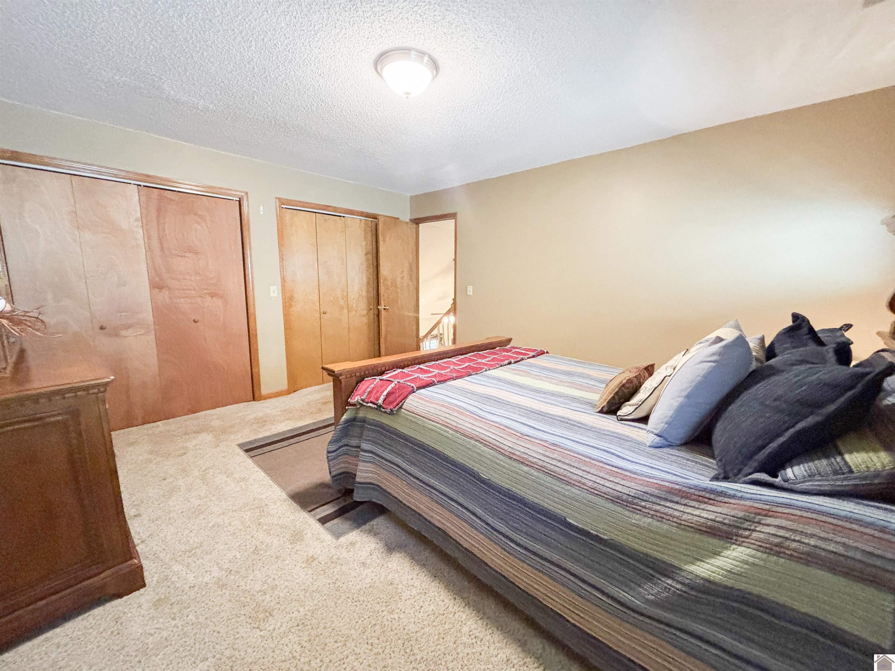 925 Wayside Dr