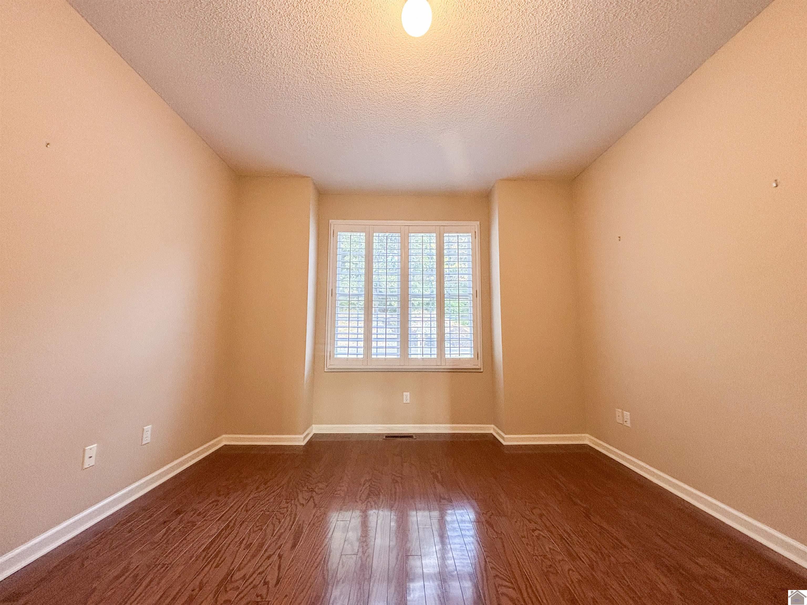 31 Village Drive West