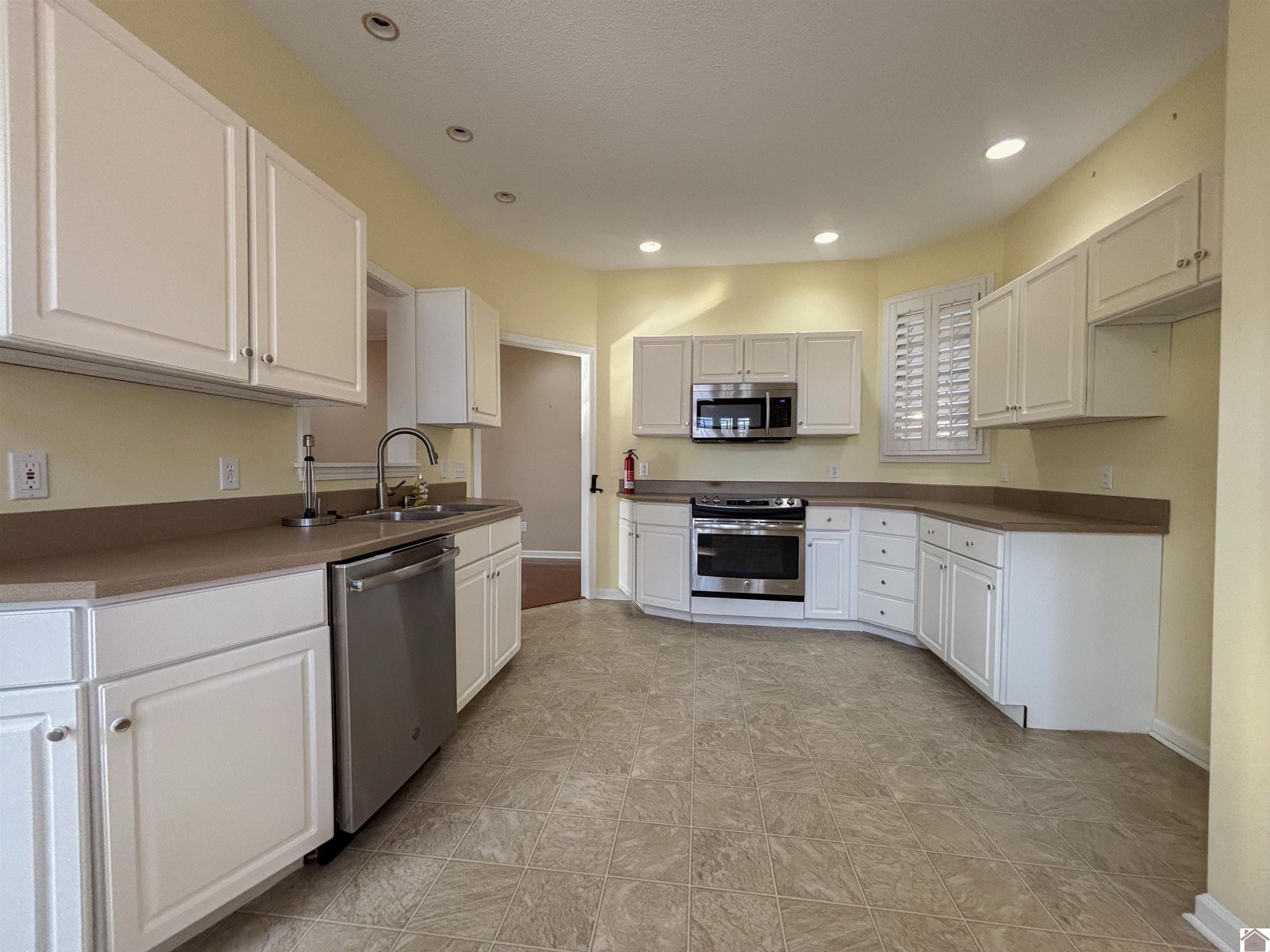 31 Village Drive West