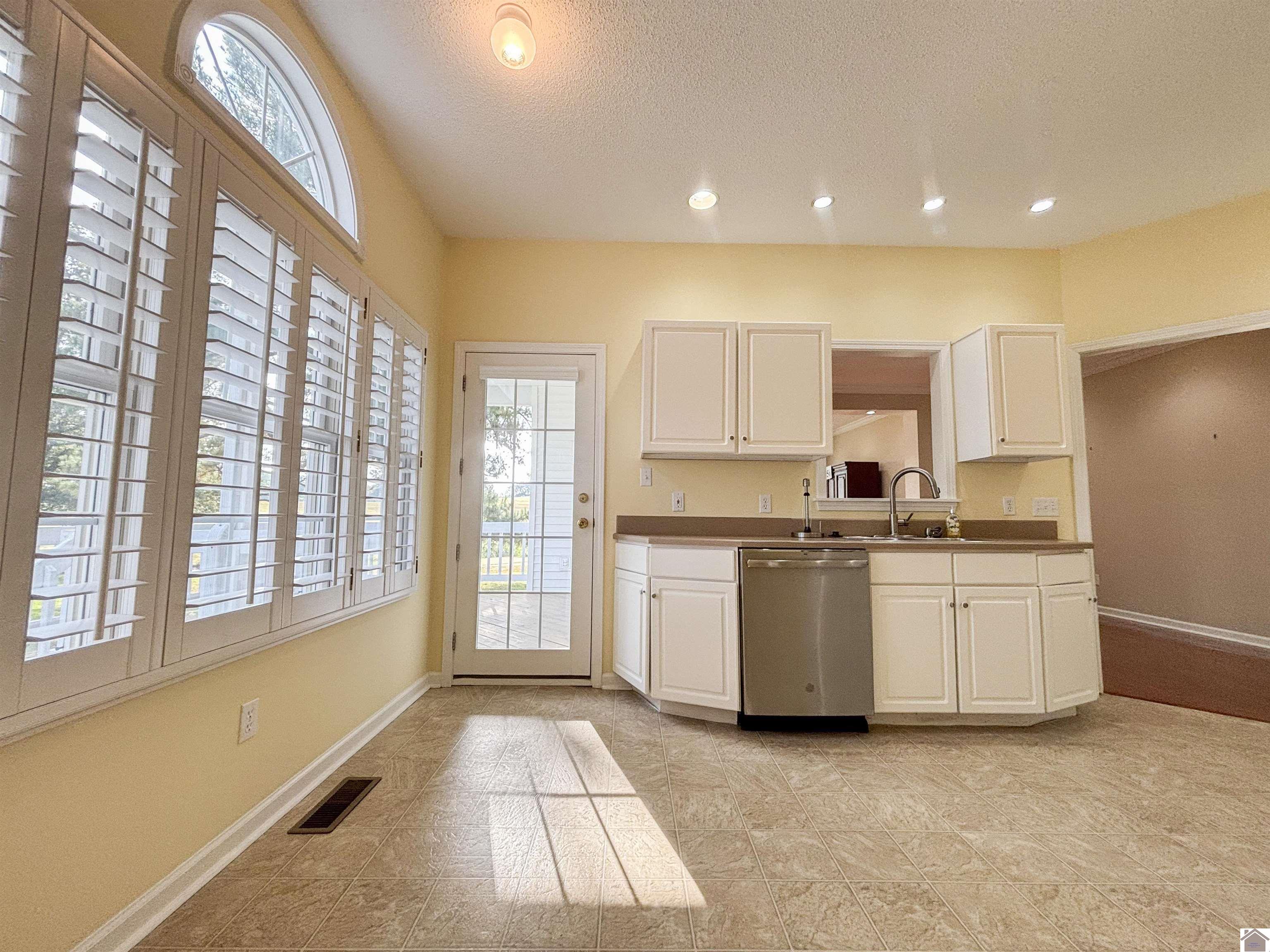 31 Village Drive West