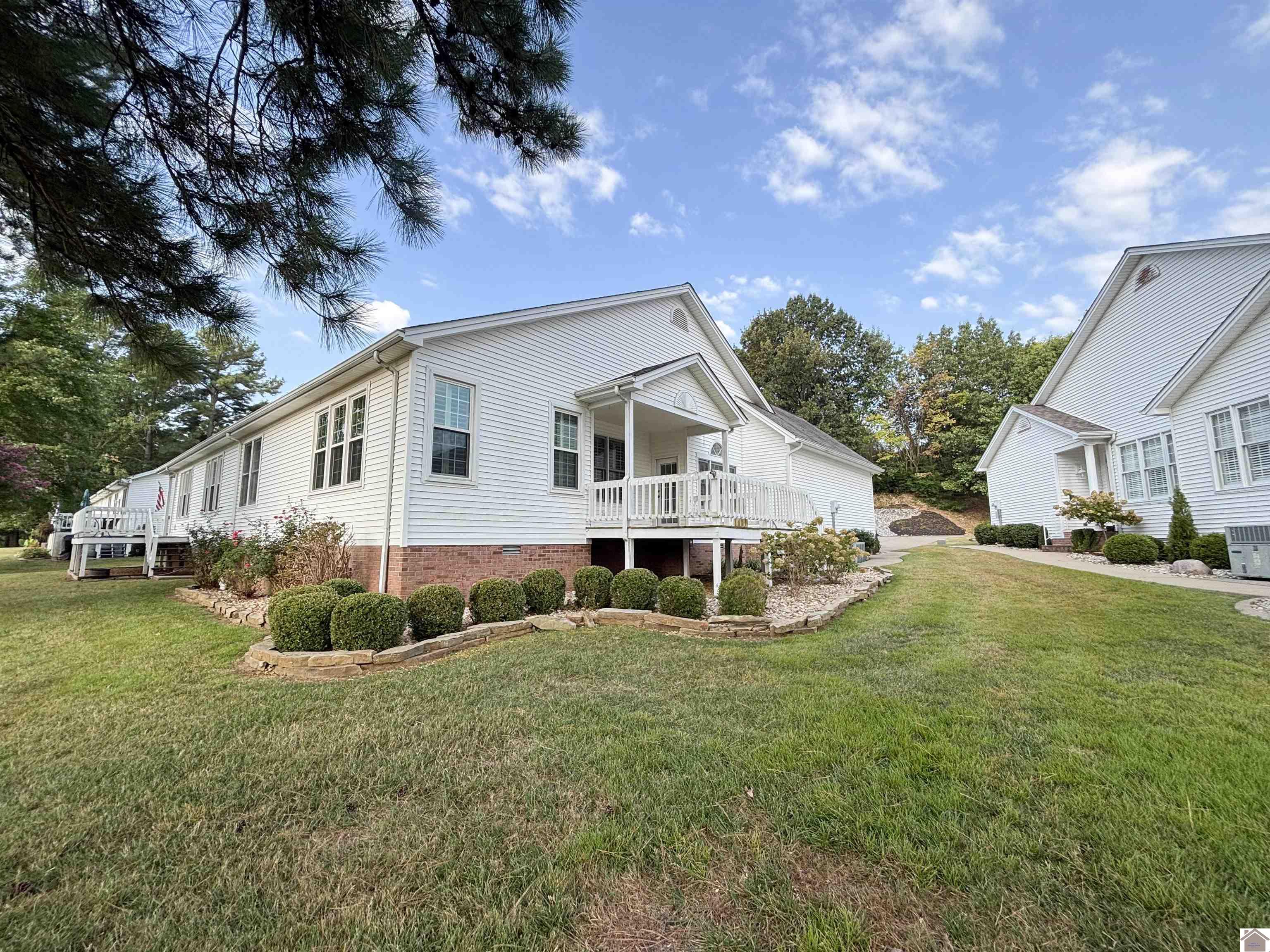 31 Village Drive West