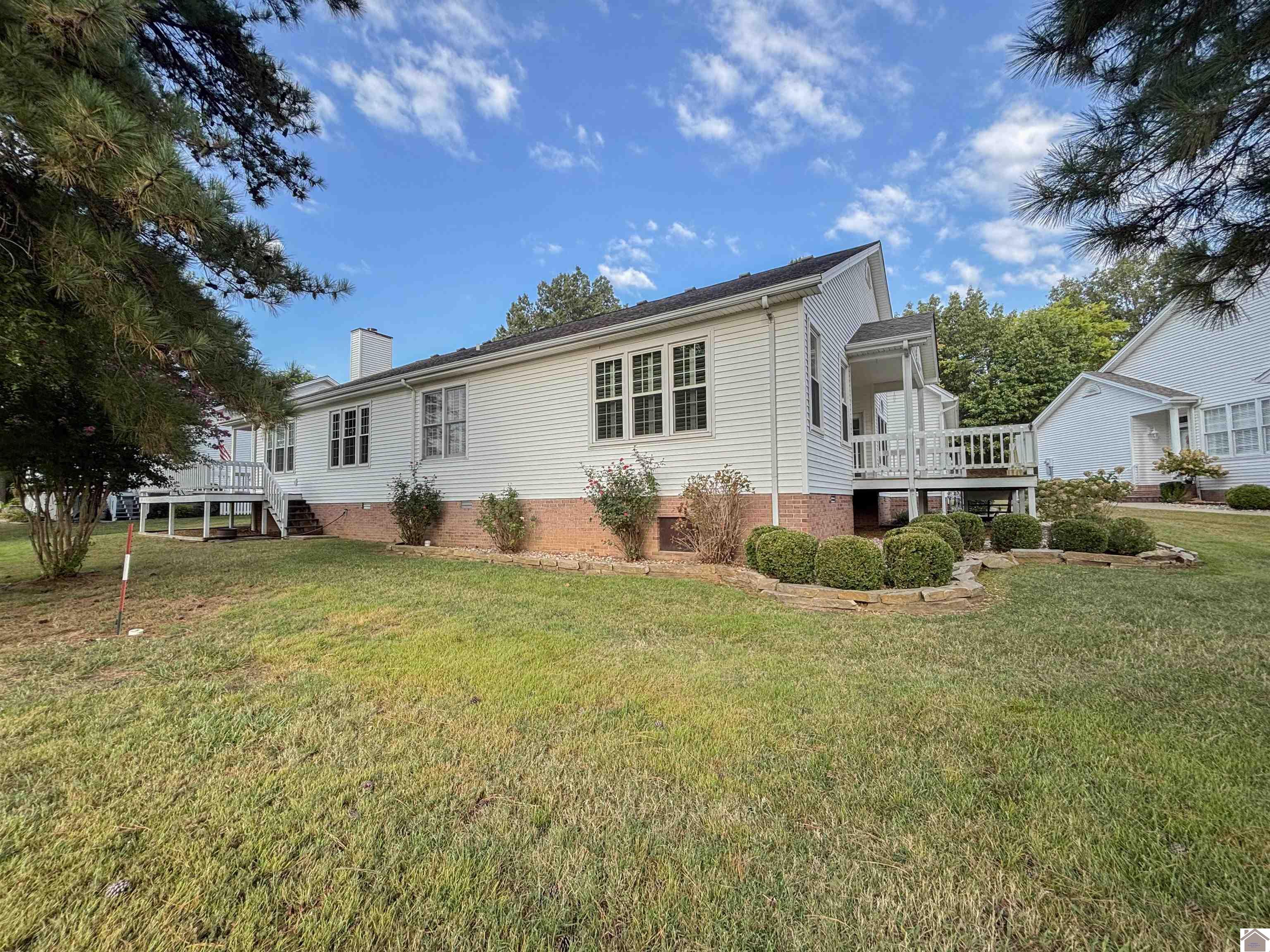 31 Village Drive West