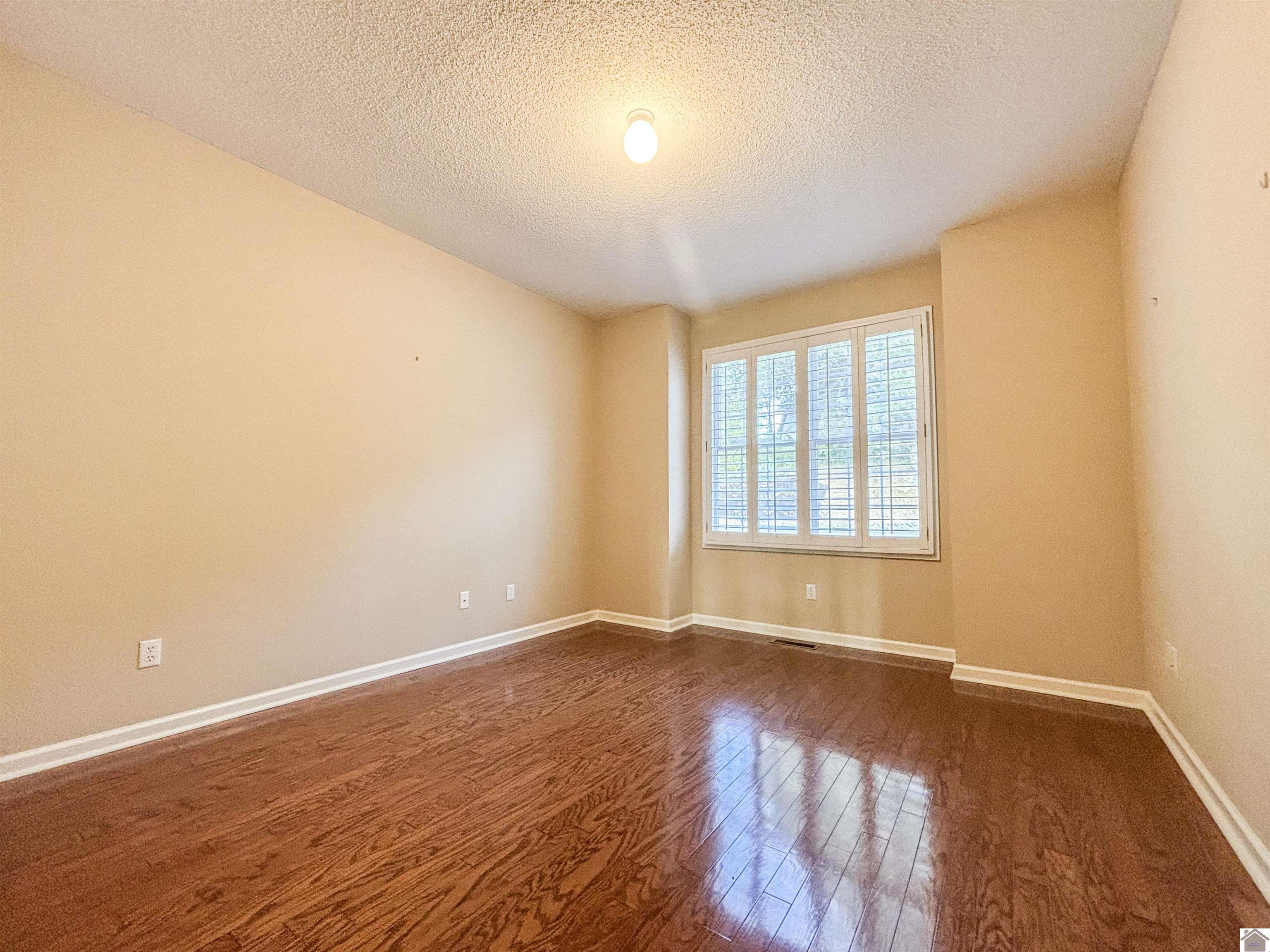 31 Village Drive West