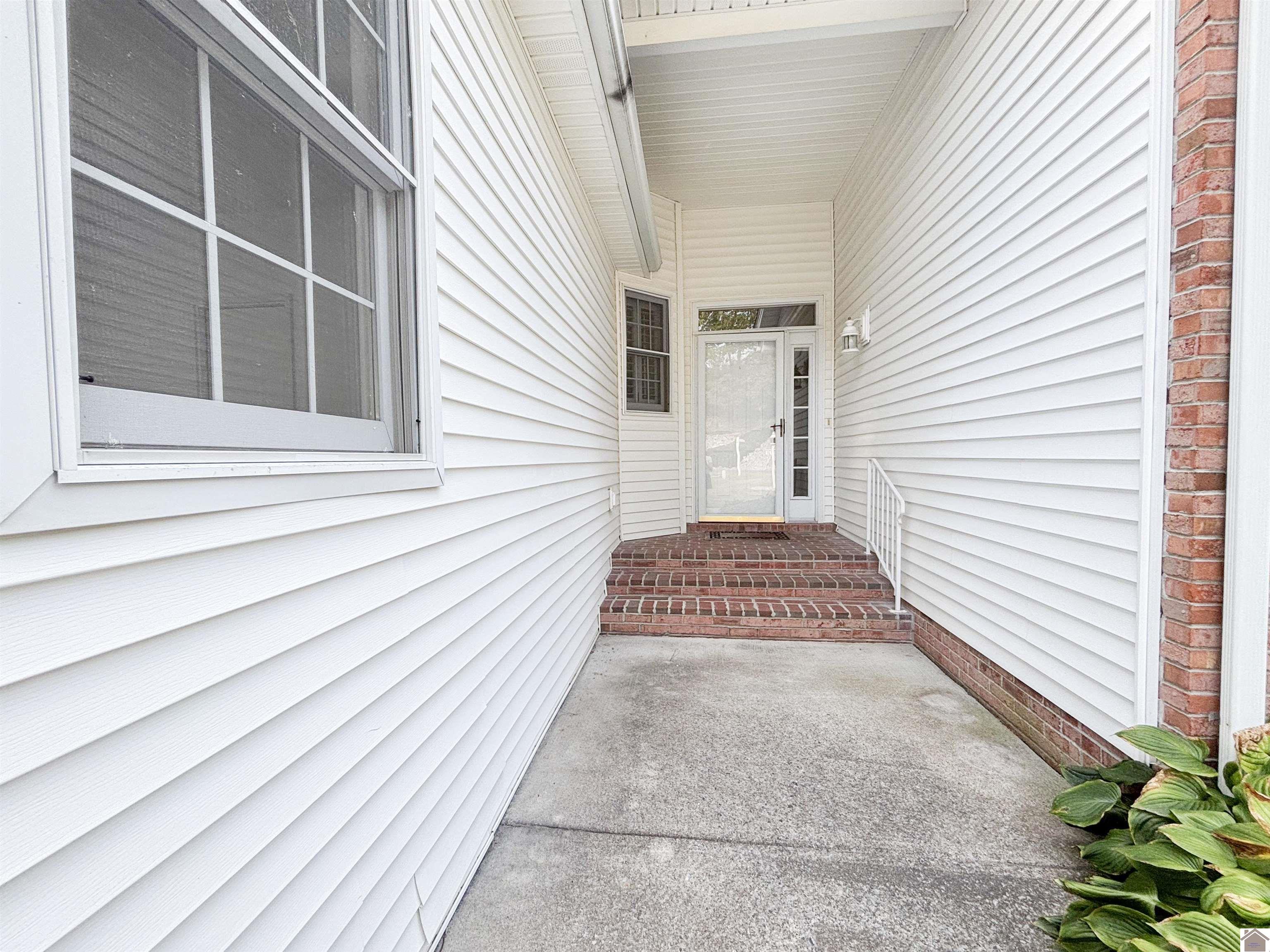 31 Village Drive West