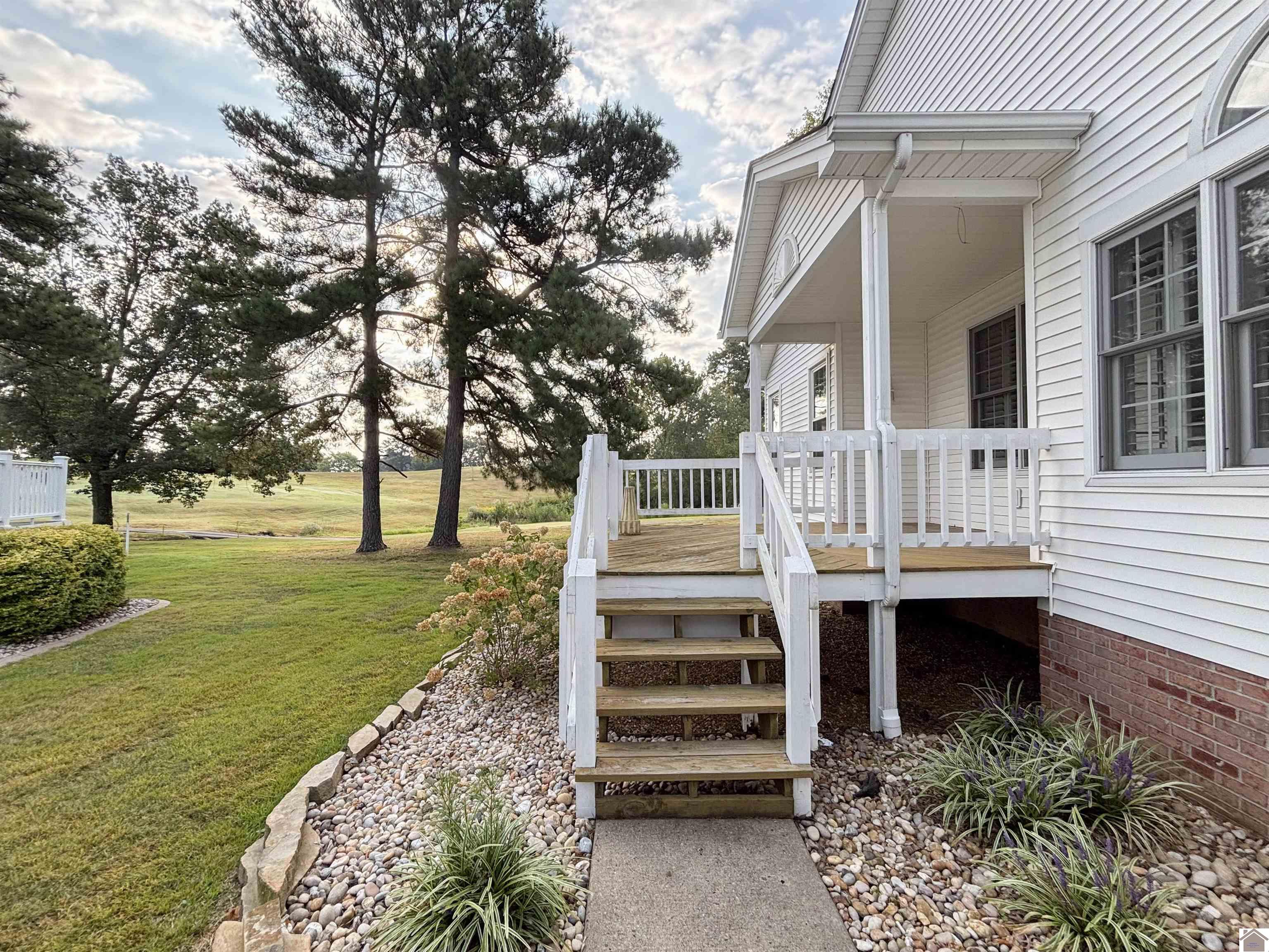 31 Village Drive West