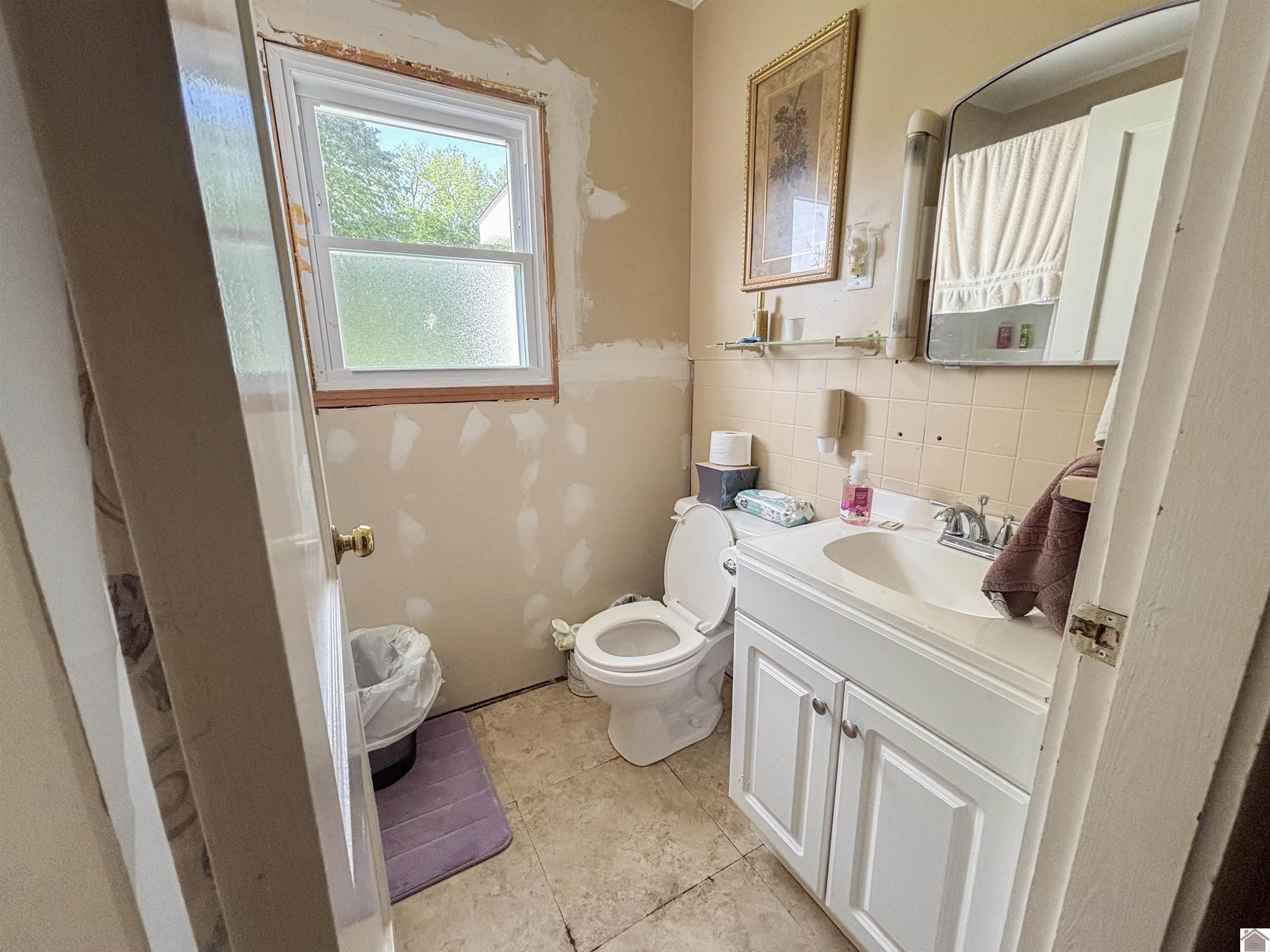 9465 Old Hinkleville Rd