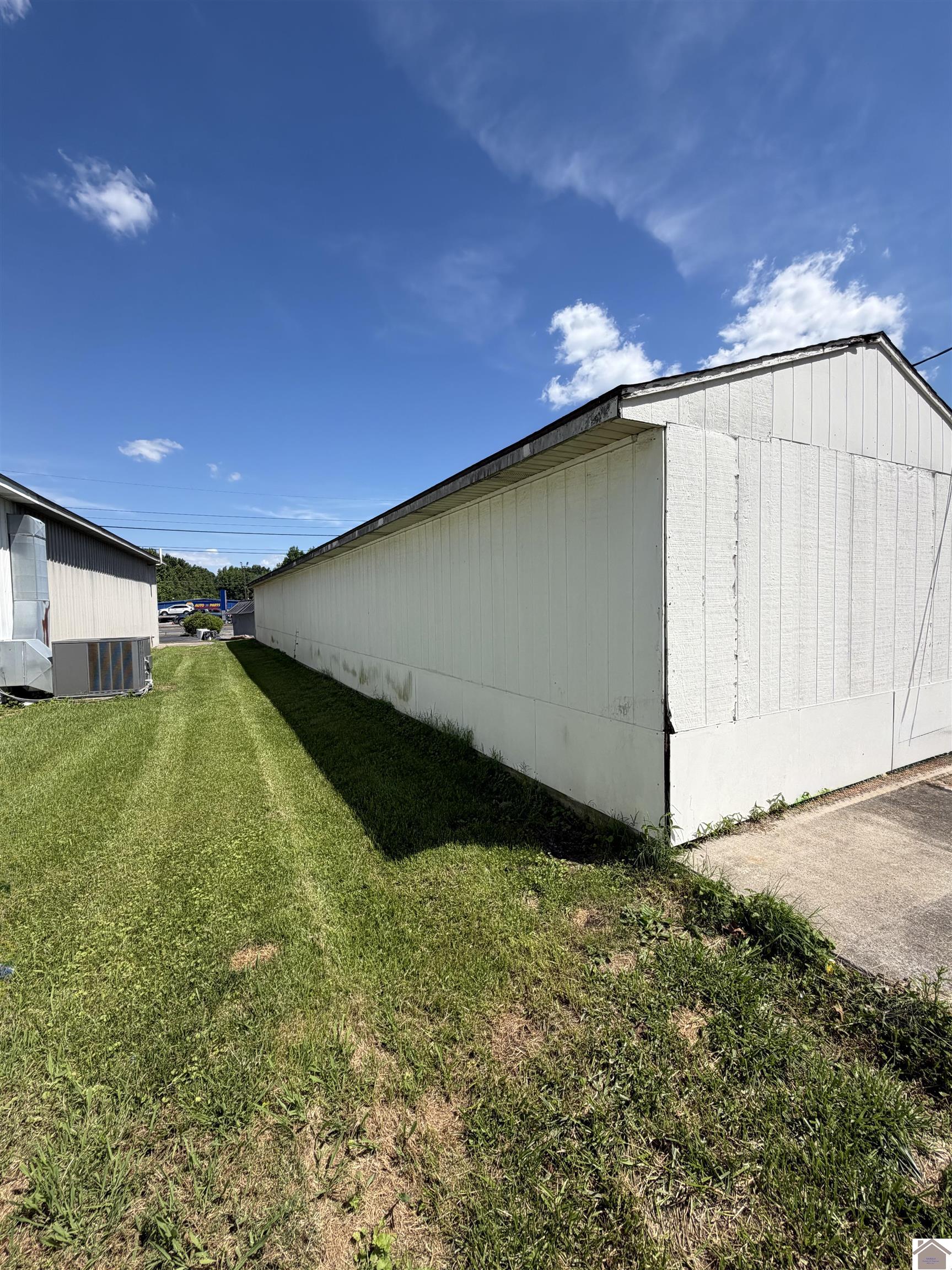 318 Main St