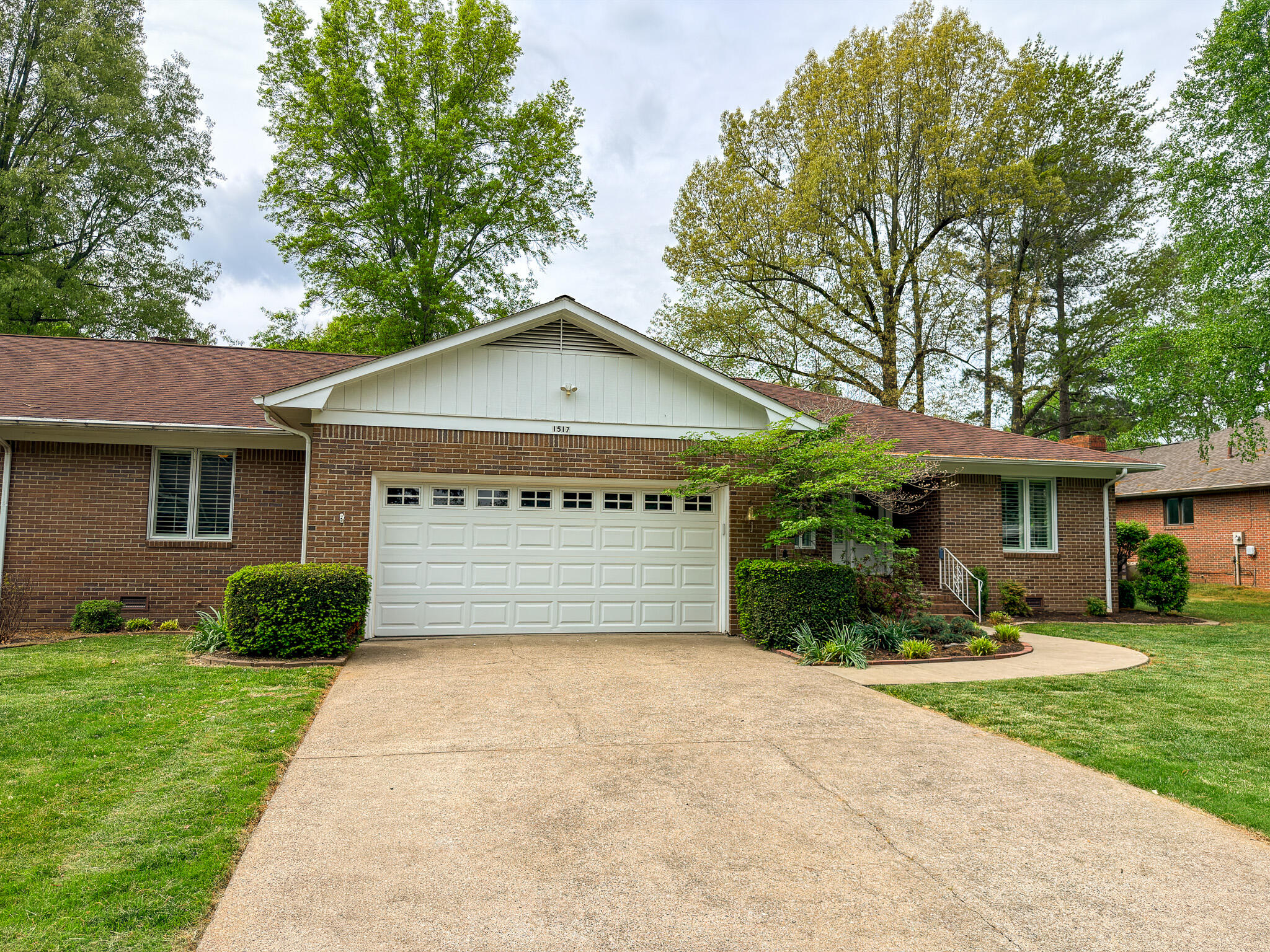 1517 Gleneagles Drive