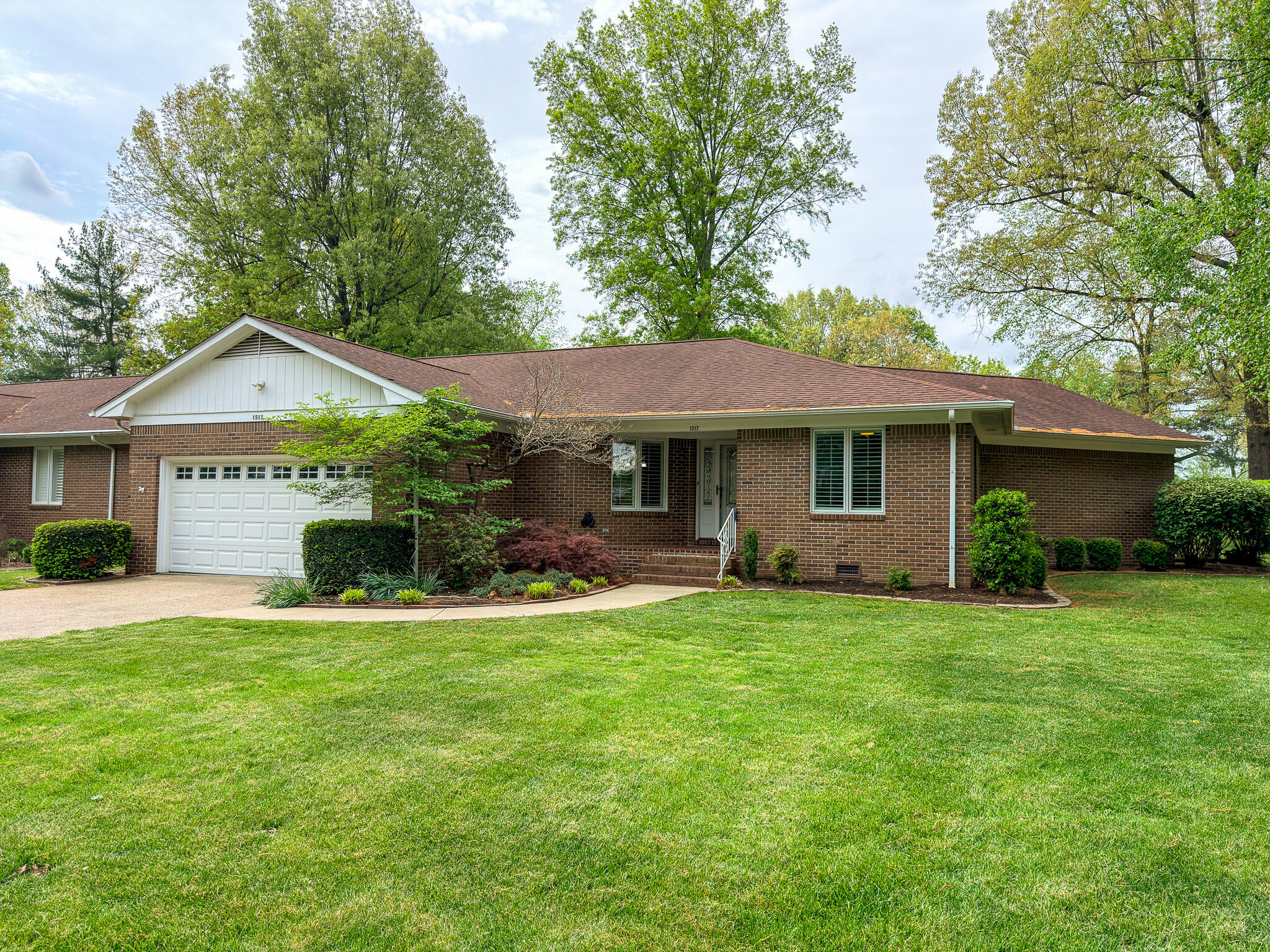 1517 Gleneagles Drive