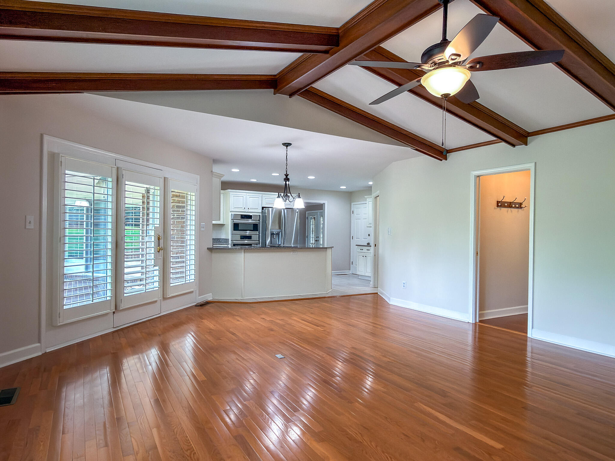 1517 Gleneagles Drive