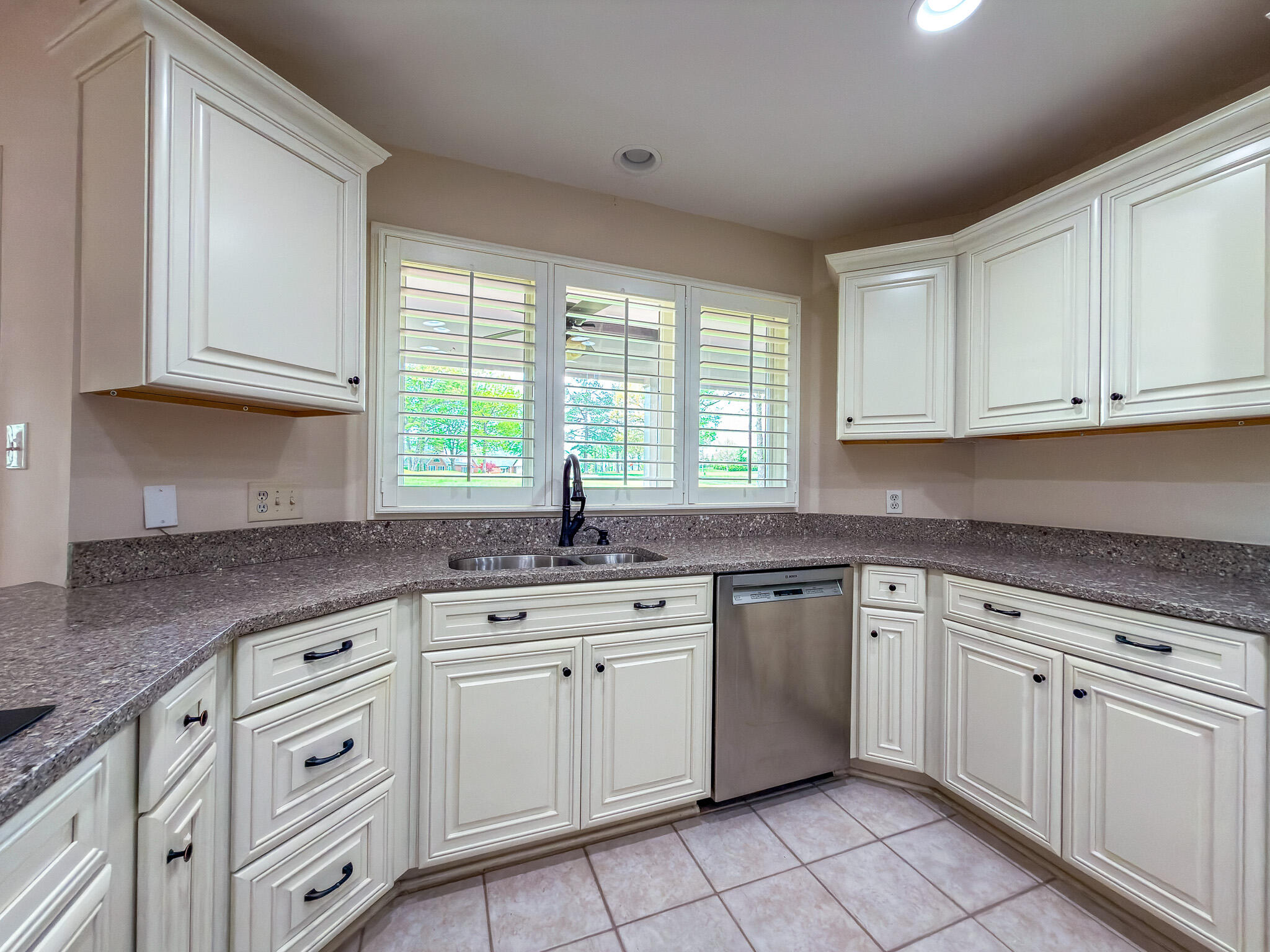 1517 Gleneagles Drive