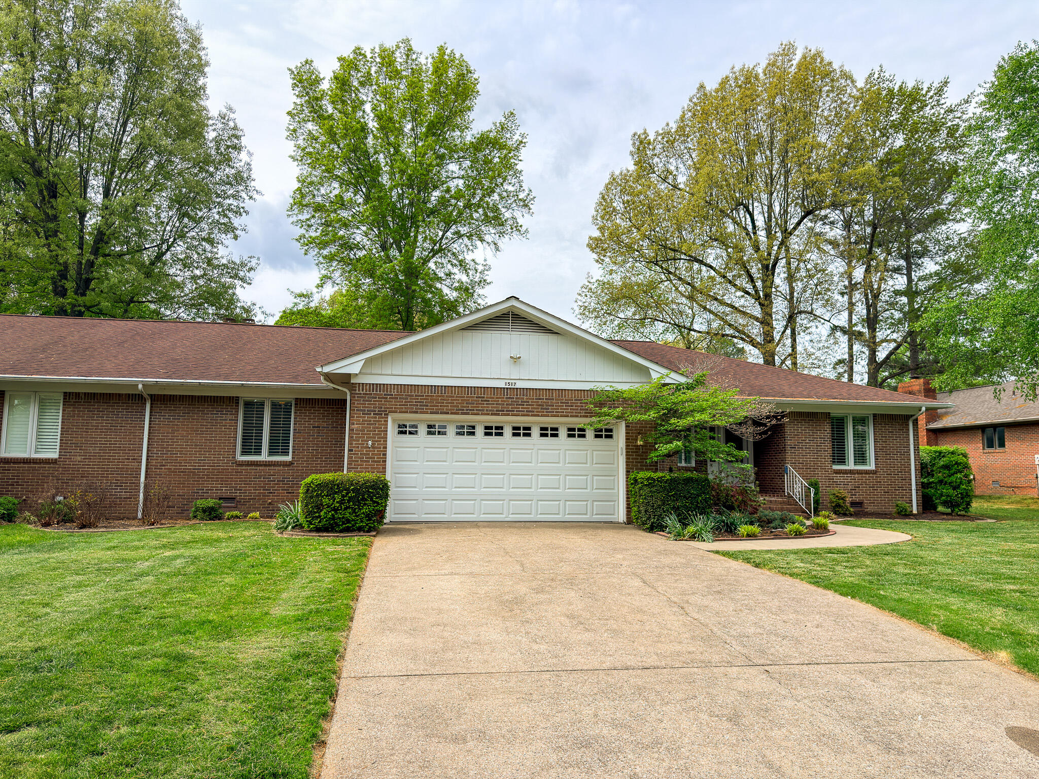 1517 Gleneagles Drive