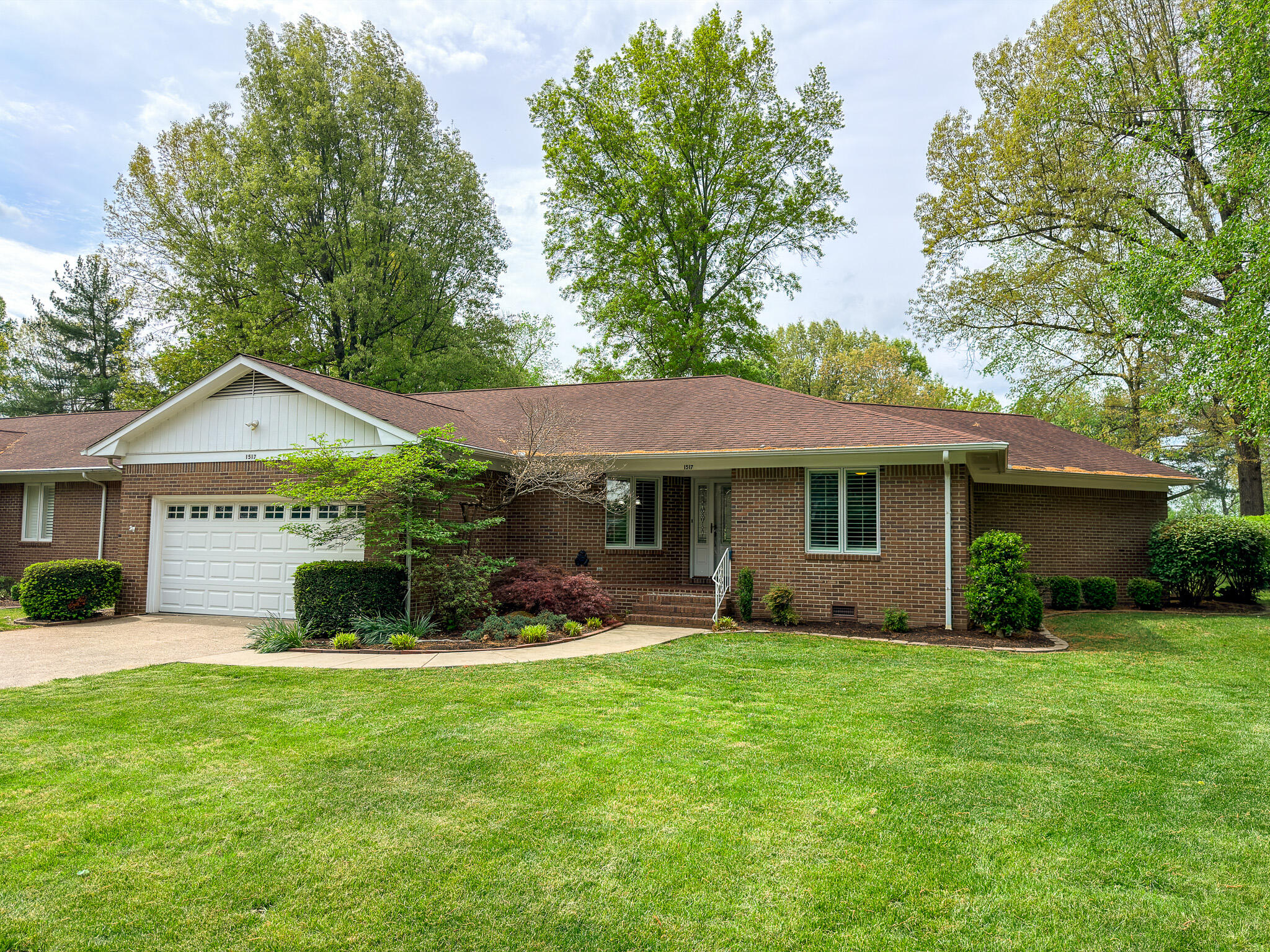 1517 Gleneagles Drive