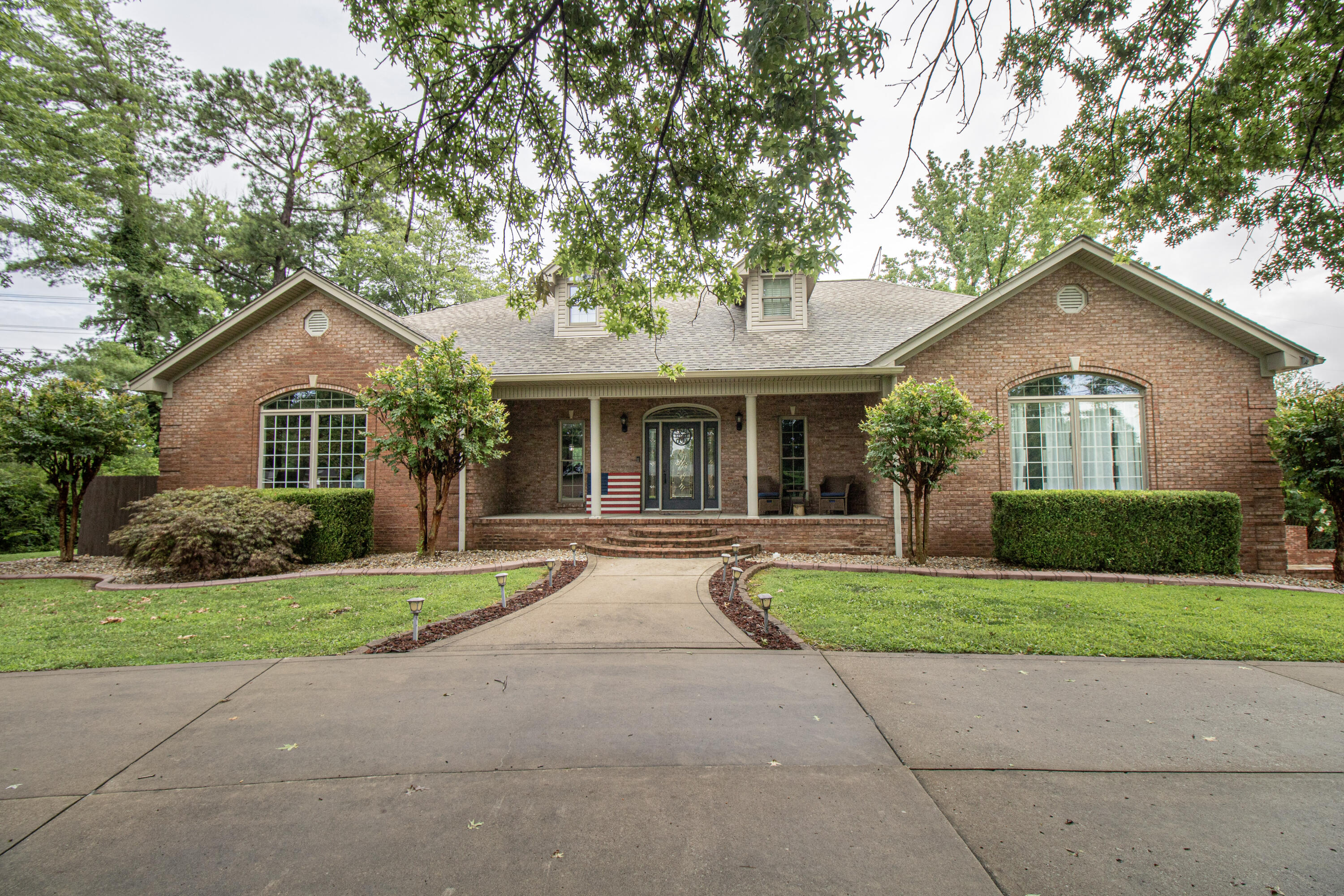 161 Lakeside Drive