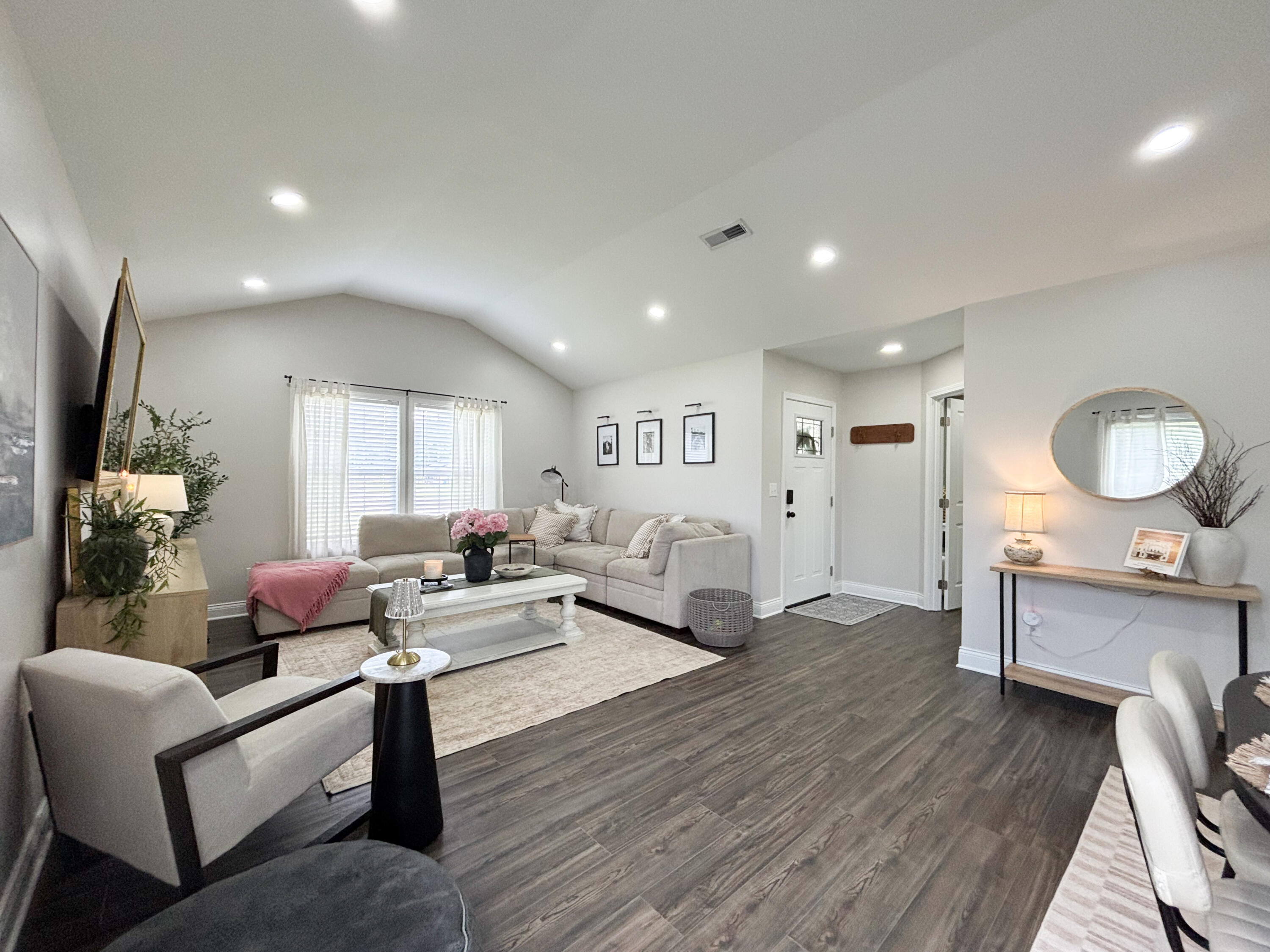 290 Clover Crescent