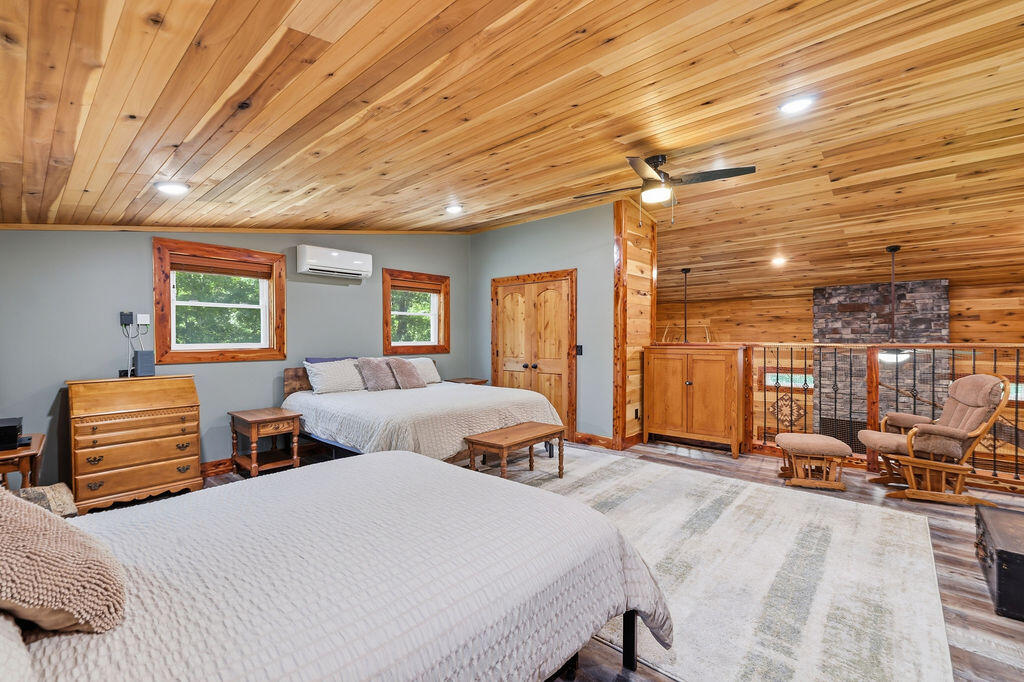 570 Bobcat Trail