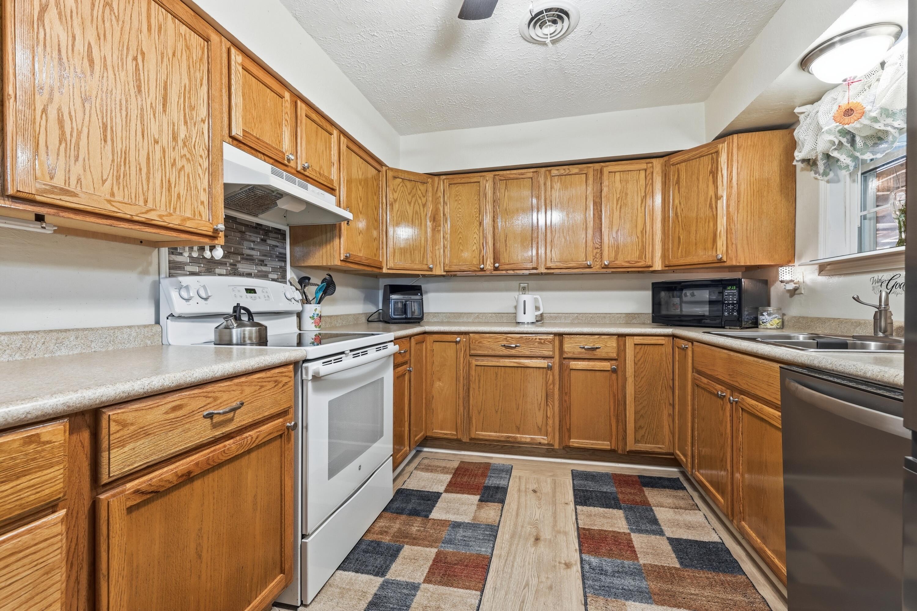 255 4th Street