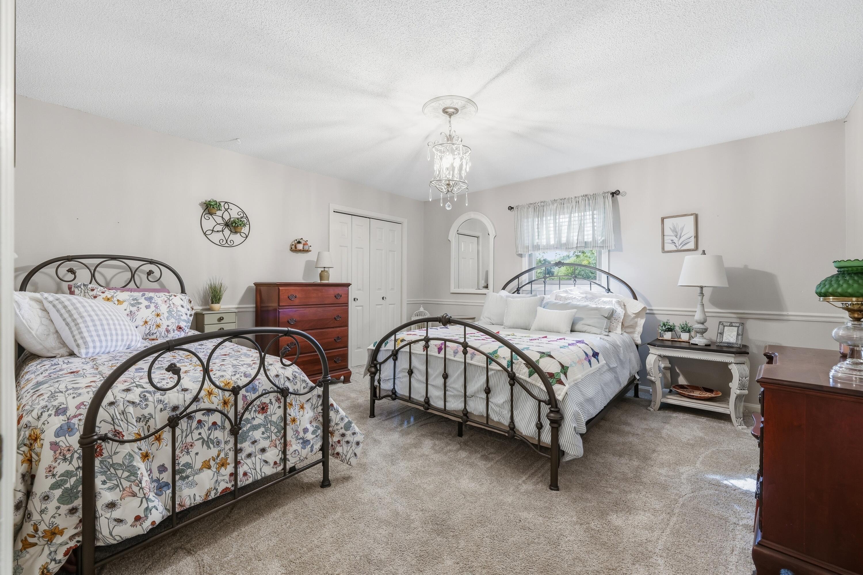 1520 London Drive