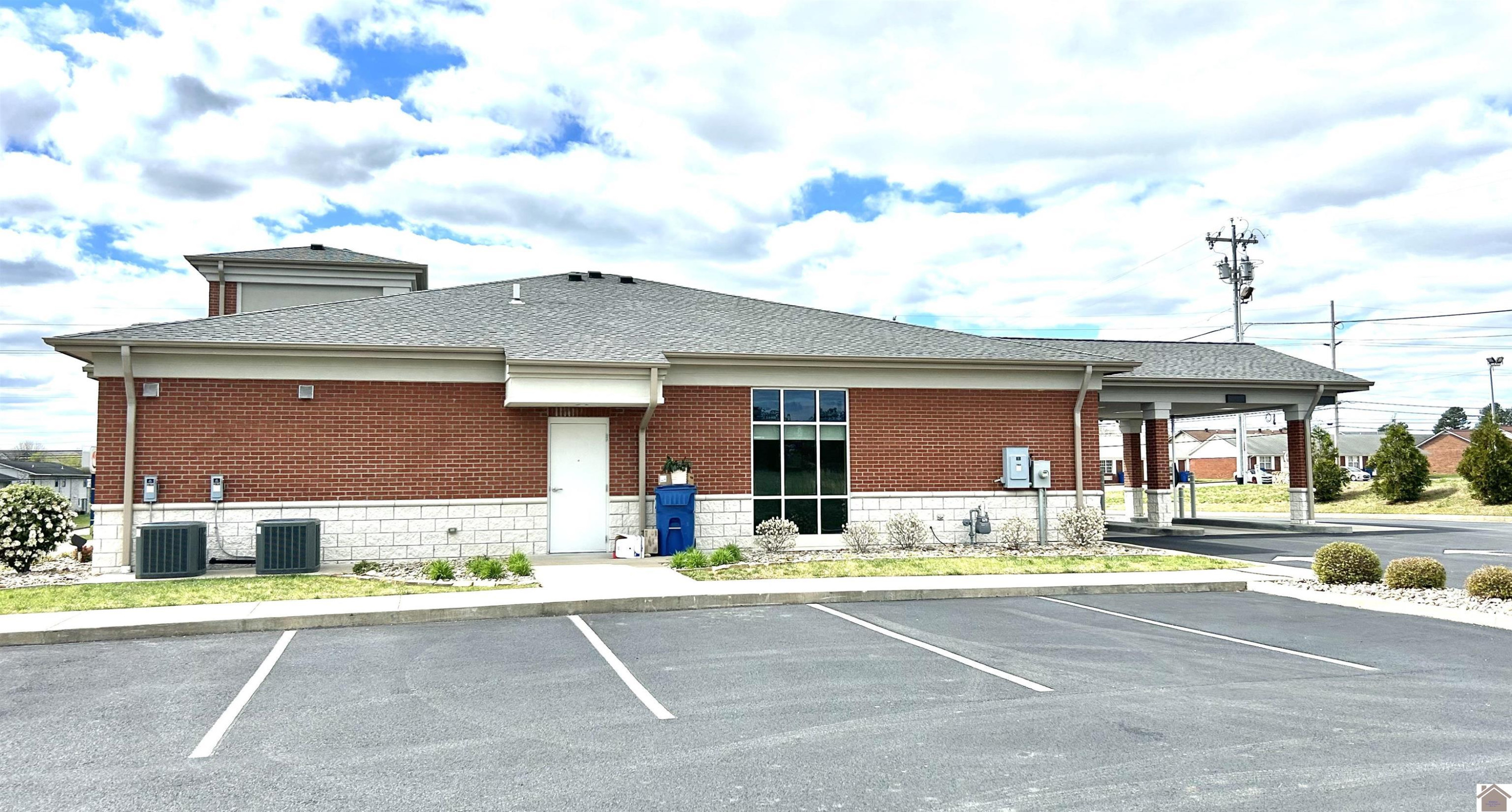 1560 N Lowes Drive