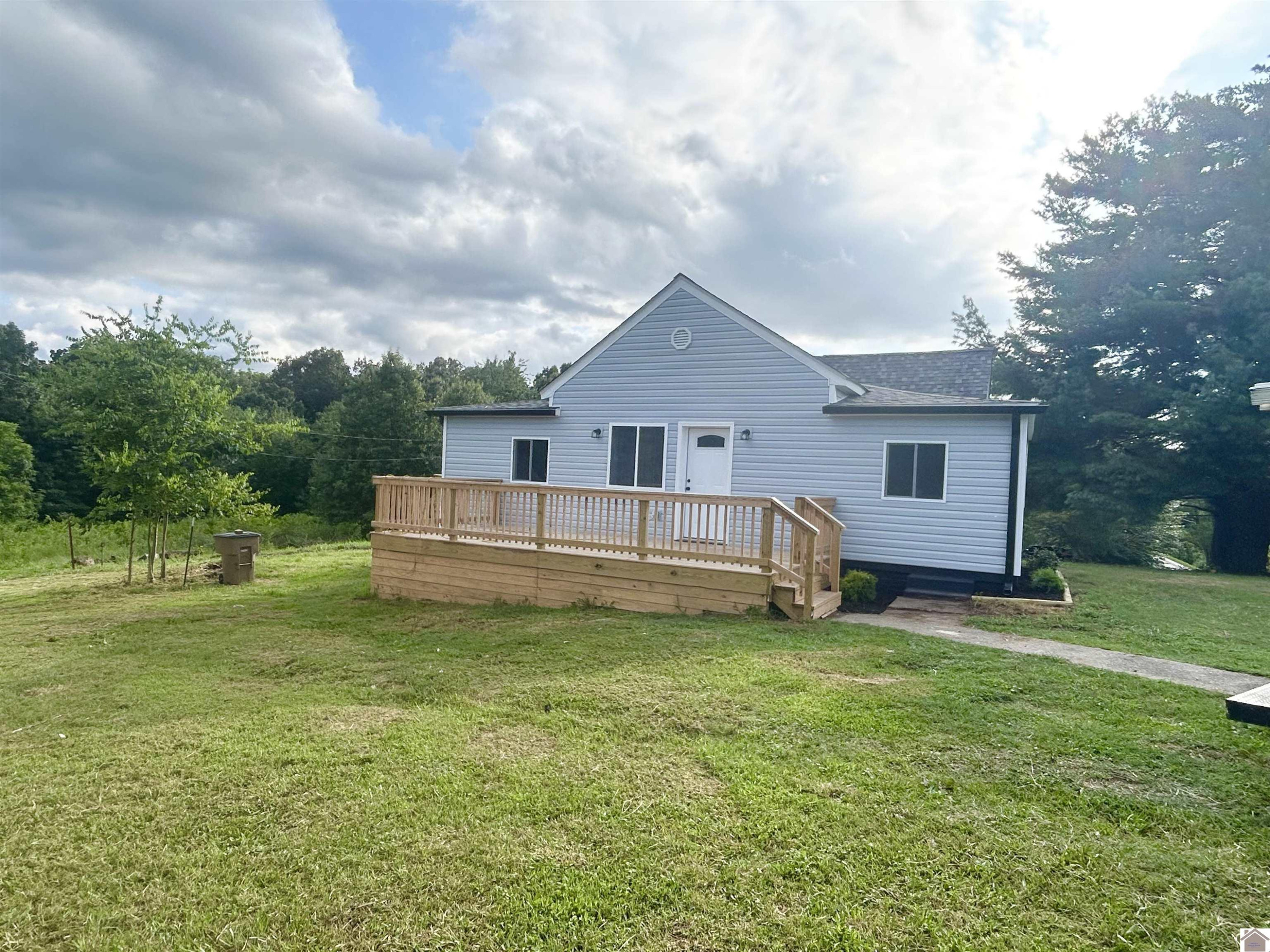 2560 Lovelaceville Florence