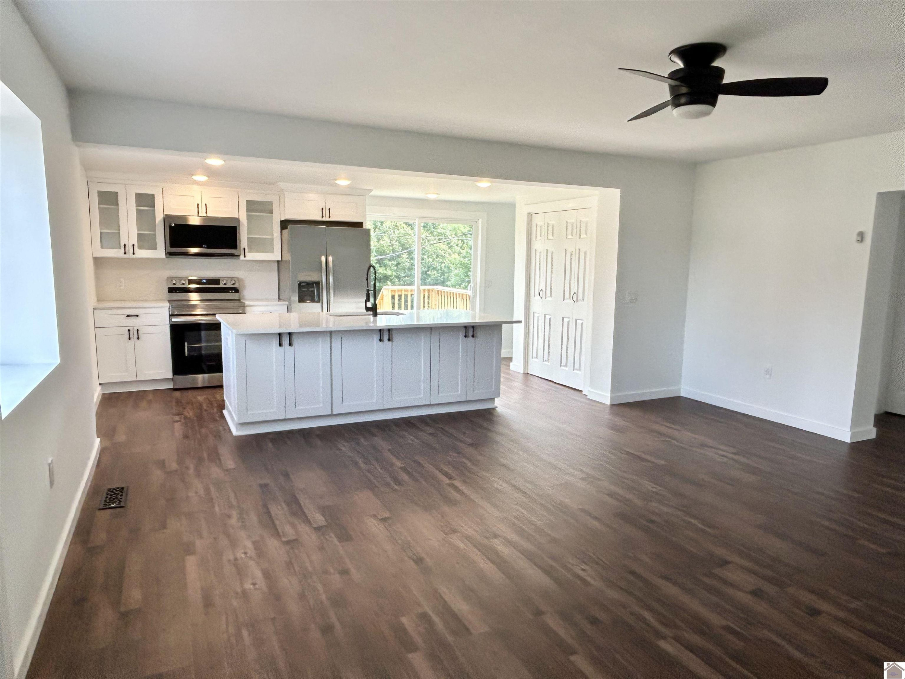 2560 Lovelaceville Florence