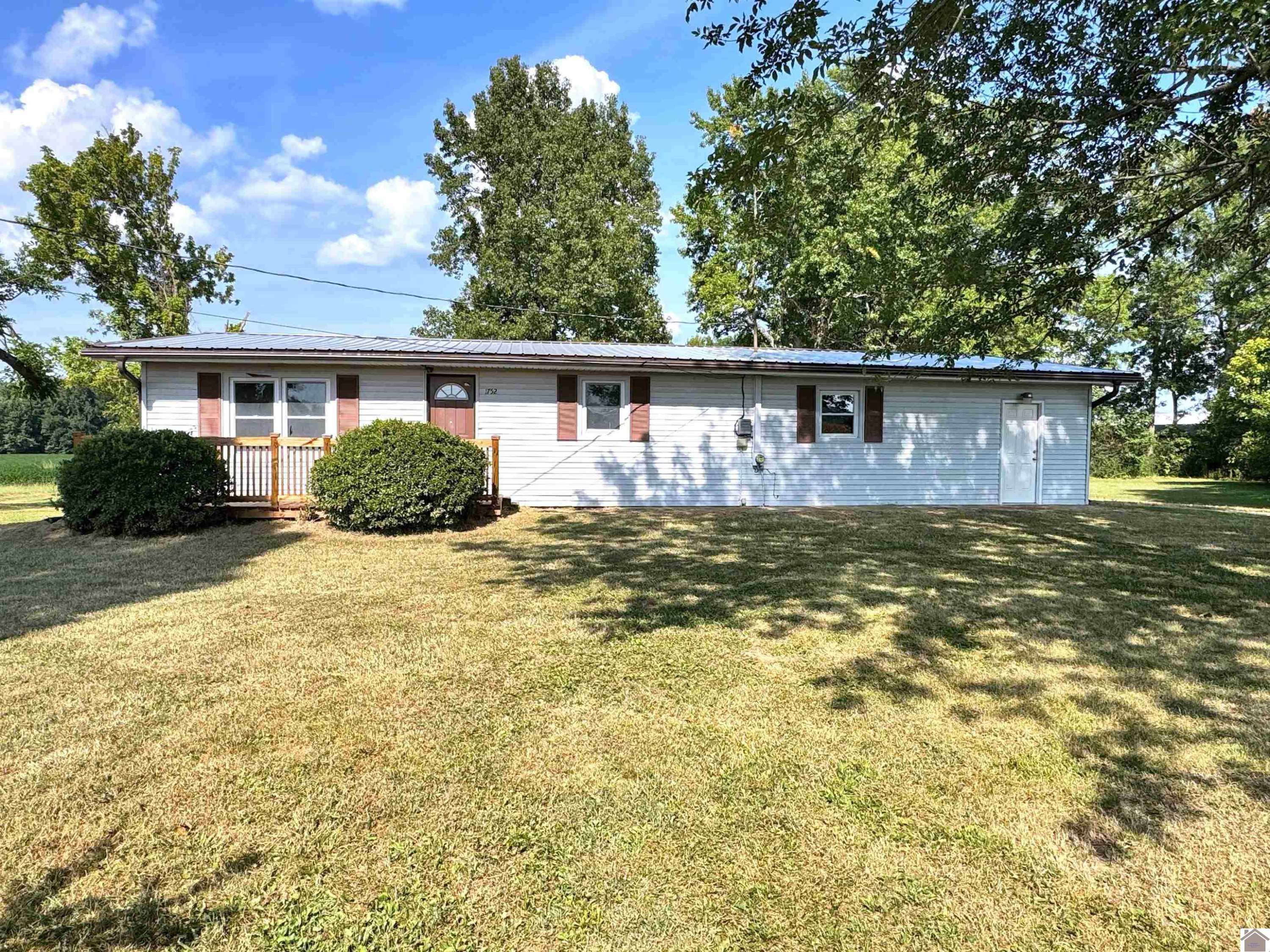 1752 State Route 121
