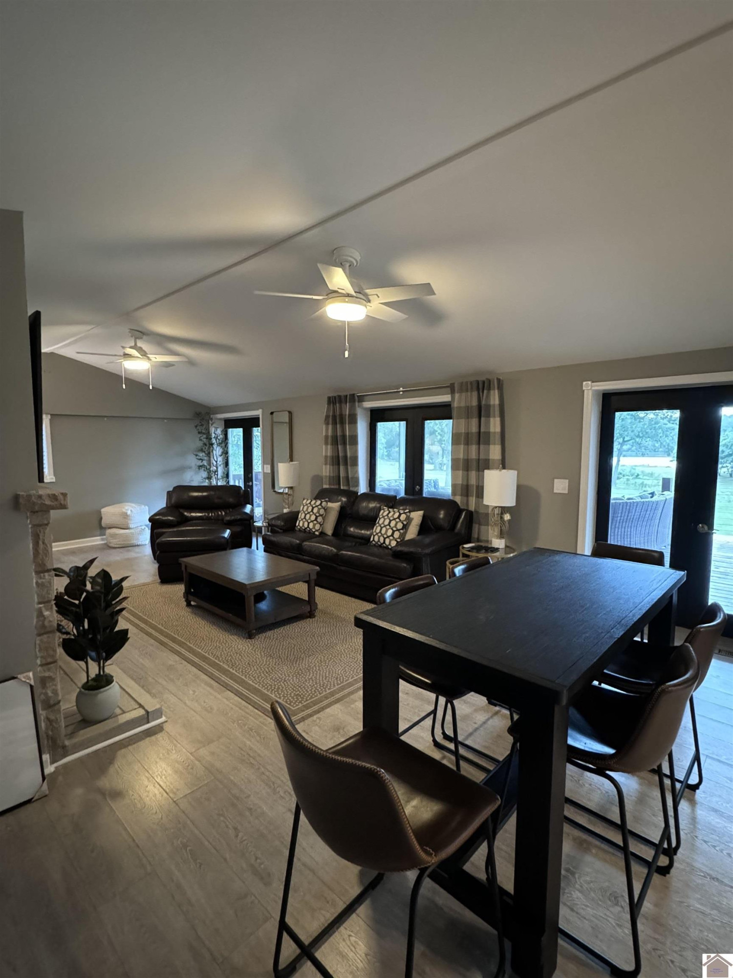 33 Duplex Lane