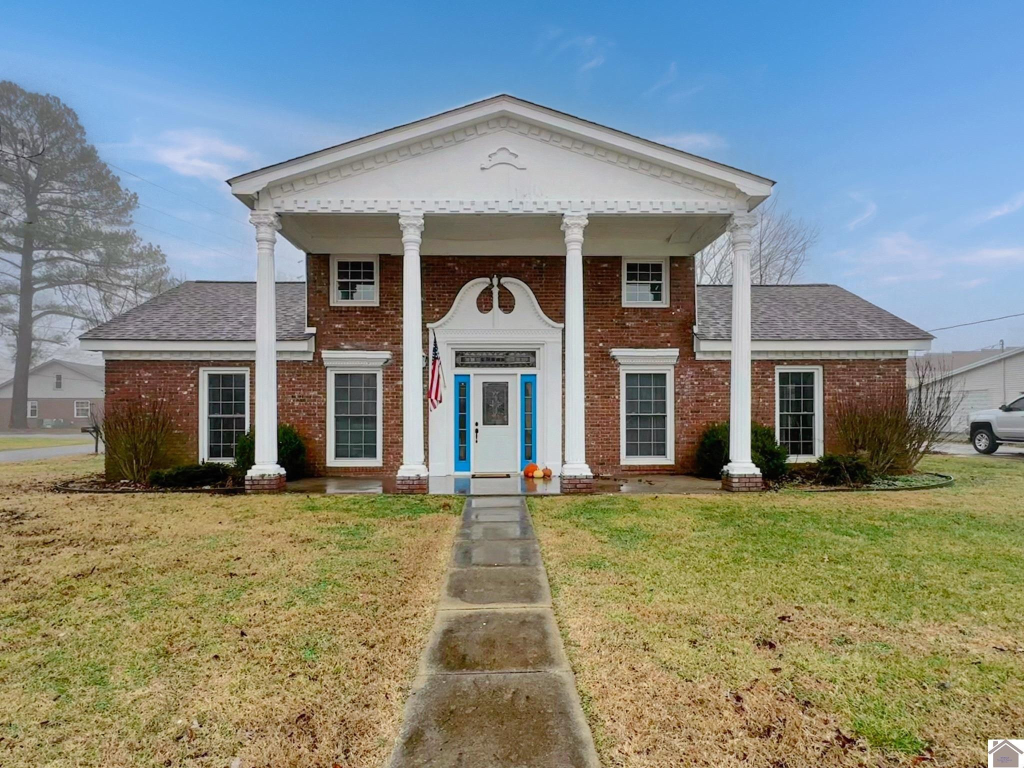 301 Dees Street