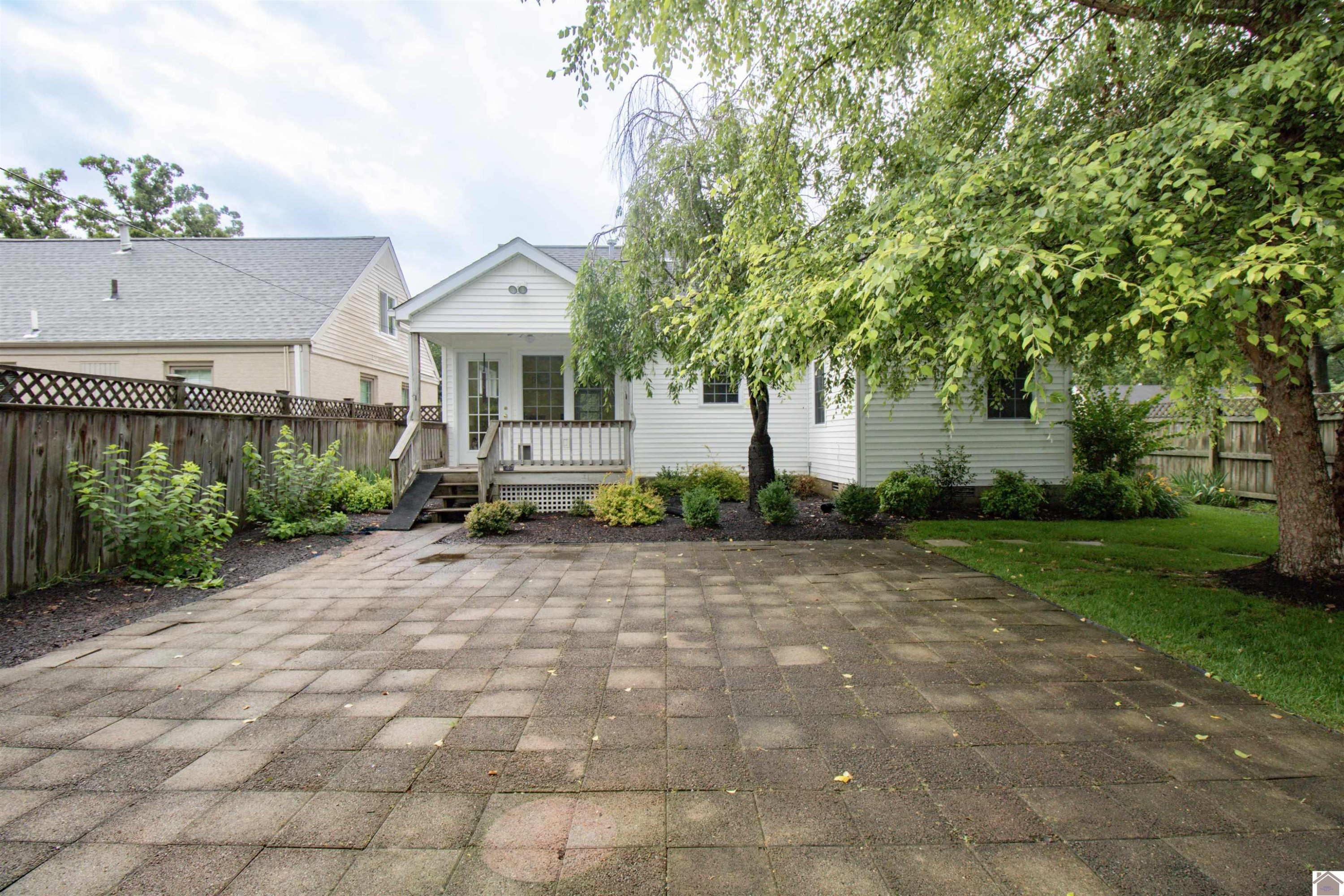 2567 Clay Street