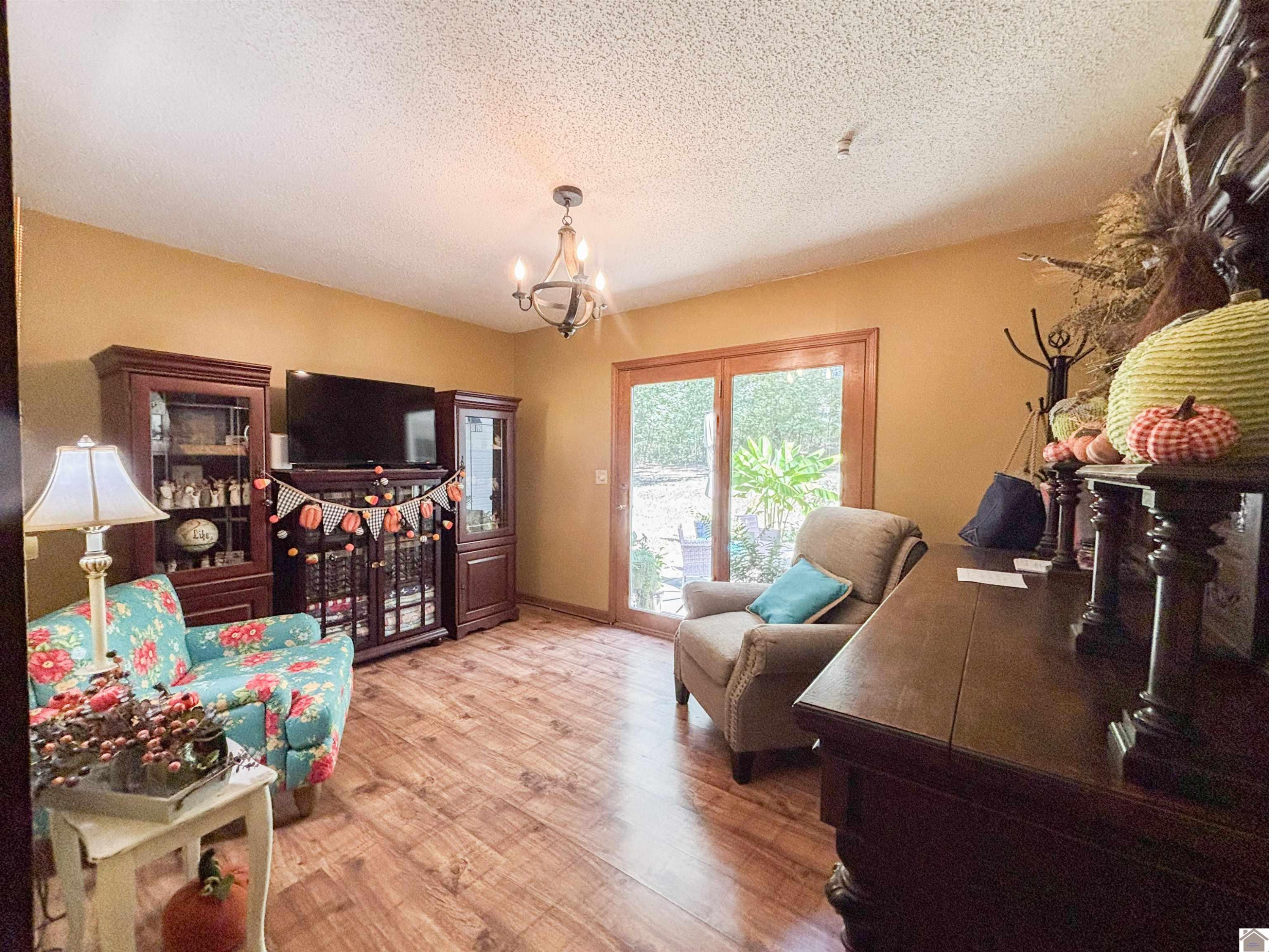 925 Wayside Drive