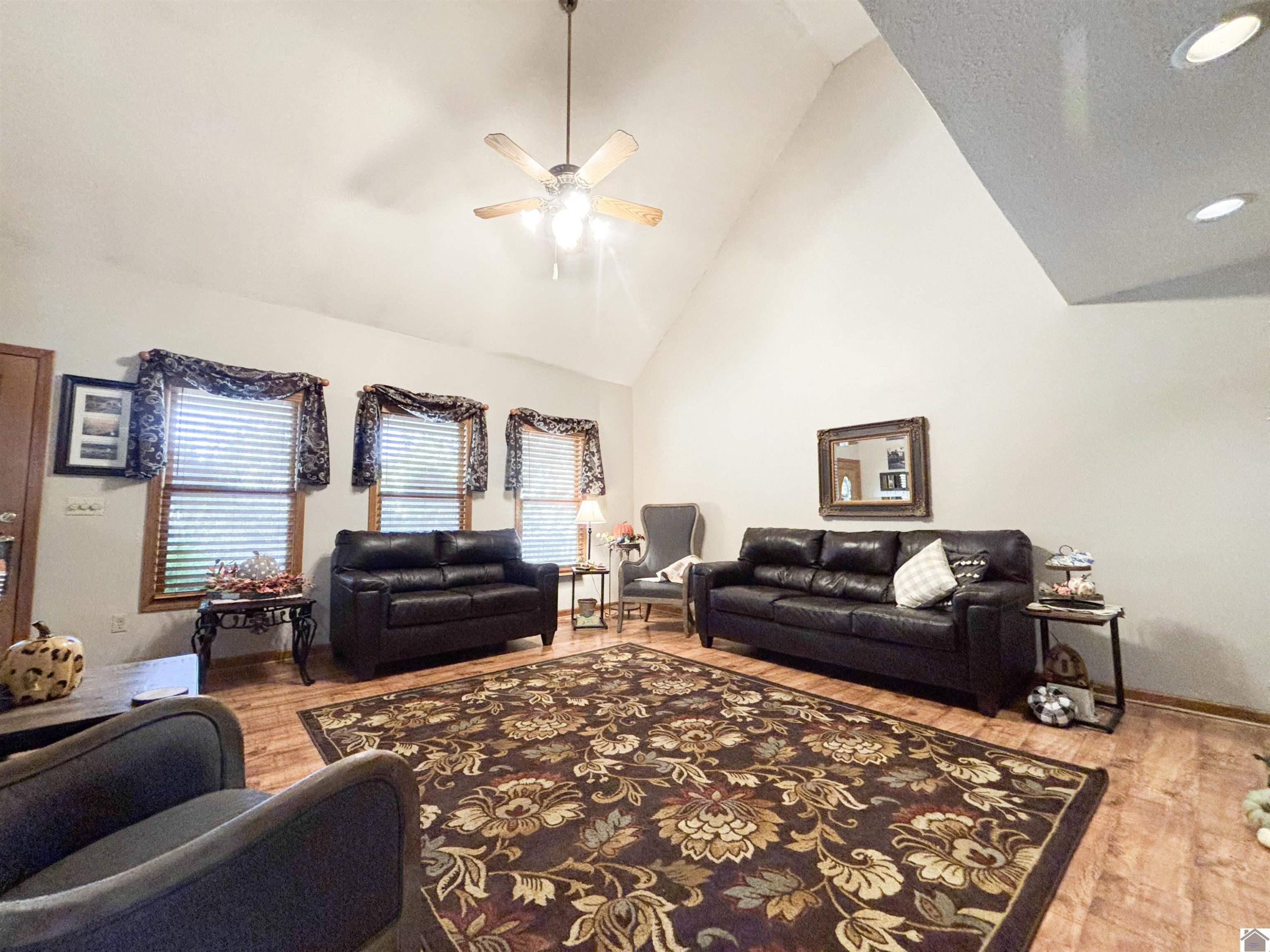 925 Wayside Drive