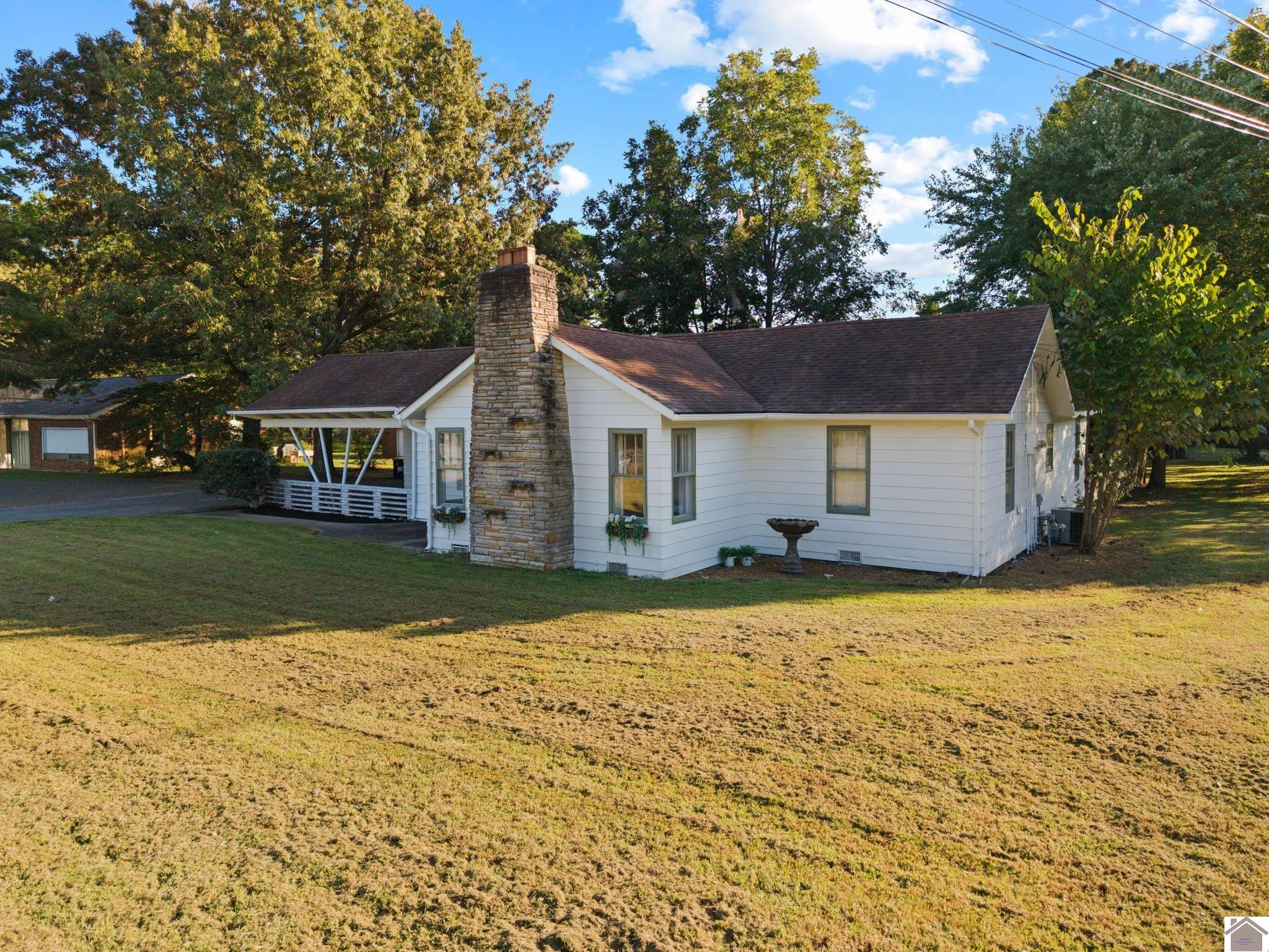 6633 Benton Road