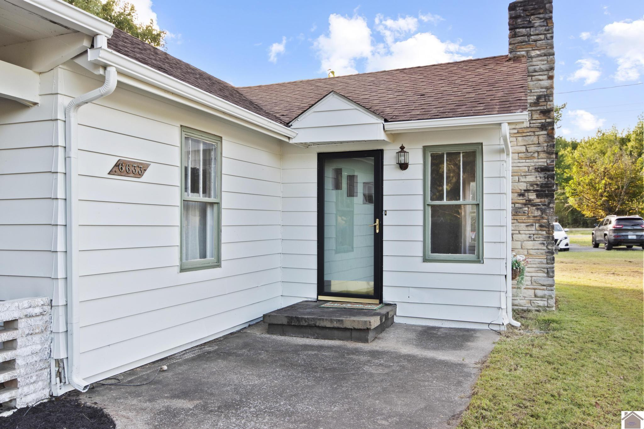 6633 Benton Road