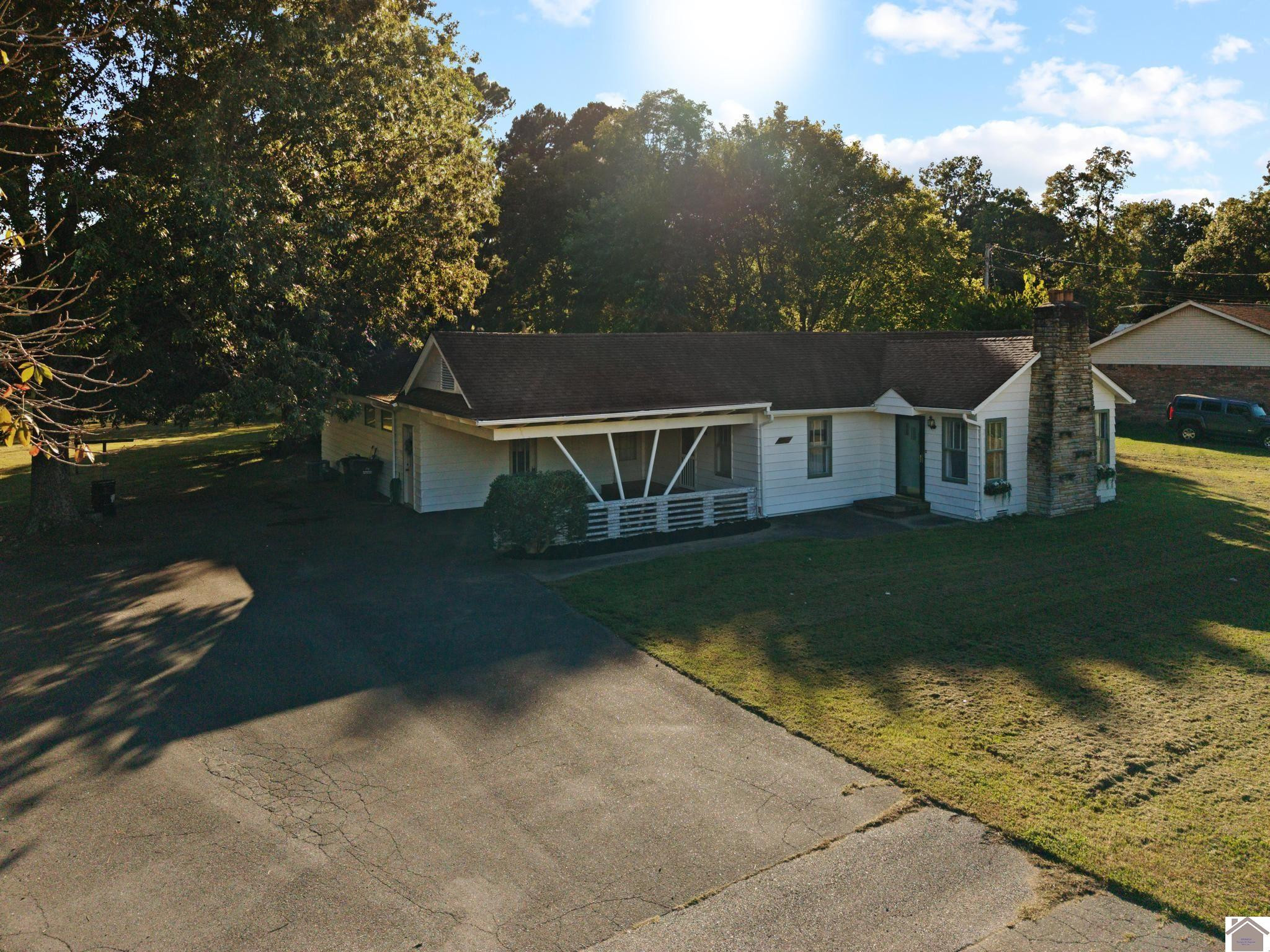 6633 Benton Road