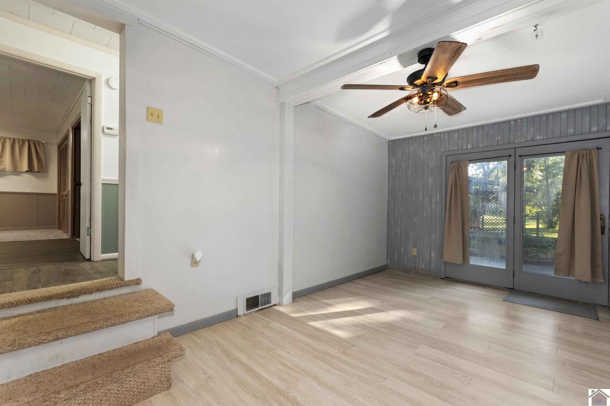 6633 Benton Road
