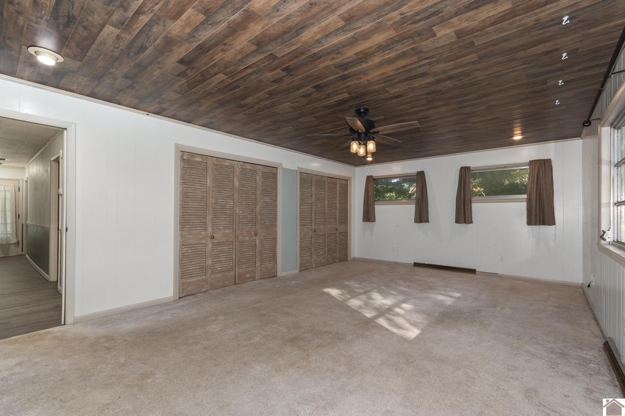 6633 Benton Road