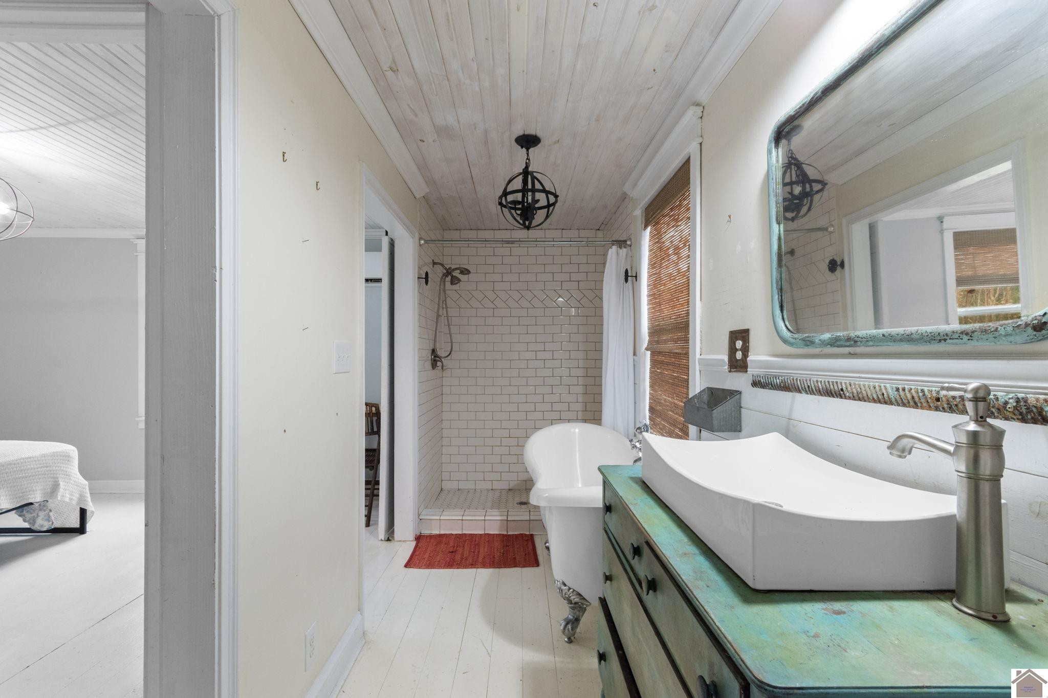8475 Old Mayfield Road