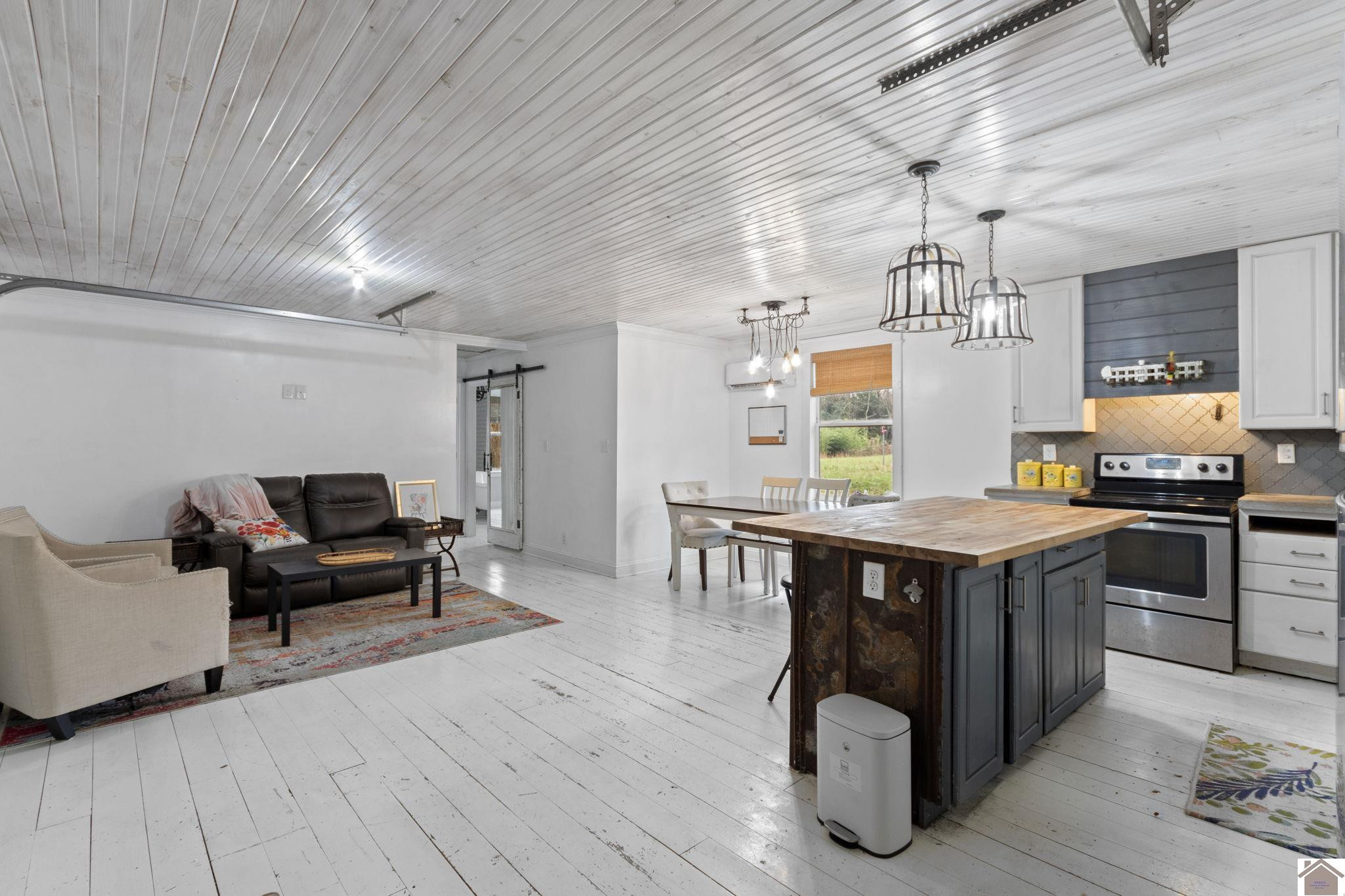 8475 Old Mayfield Road