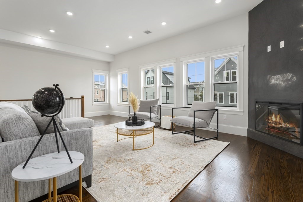 18 Woodbine St # 2