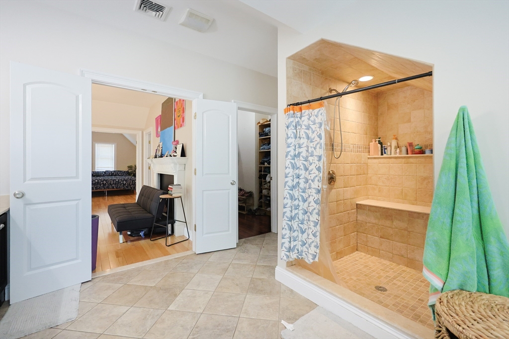 41 Webber St # 2