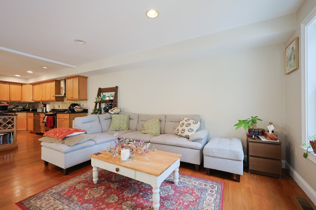 41 Webber St # 2