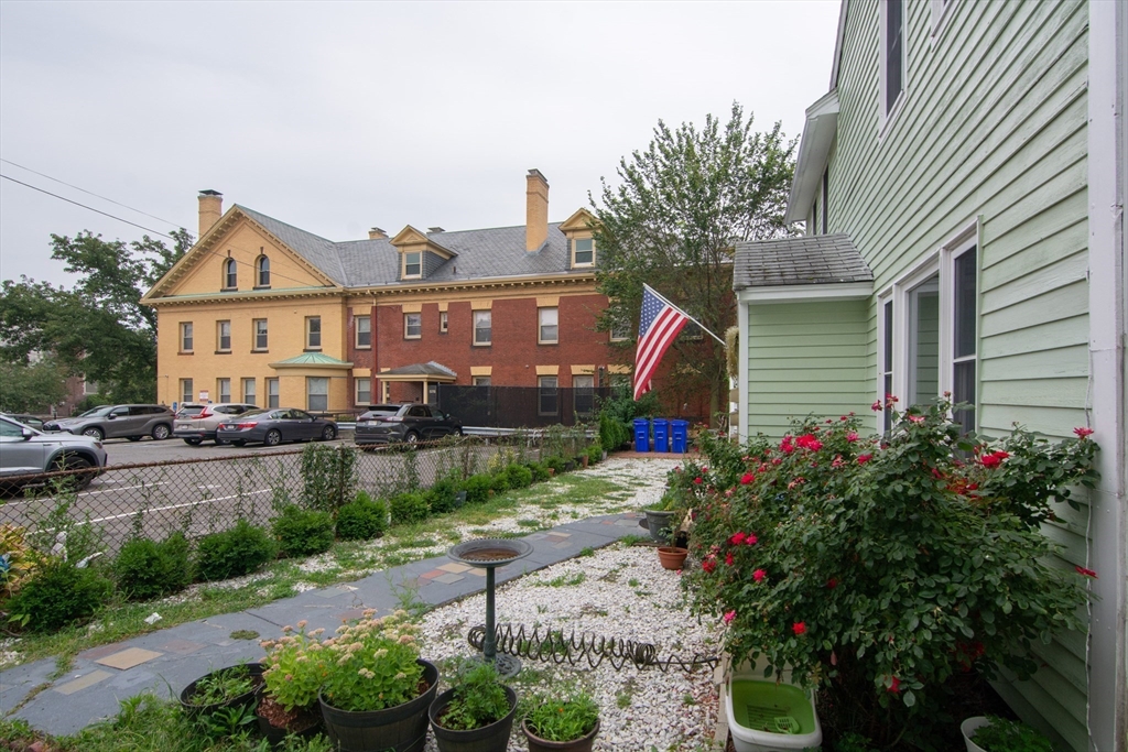 14 Holm Ct # 2